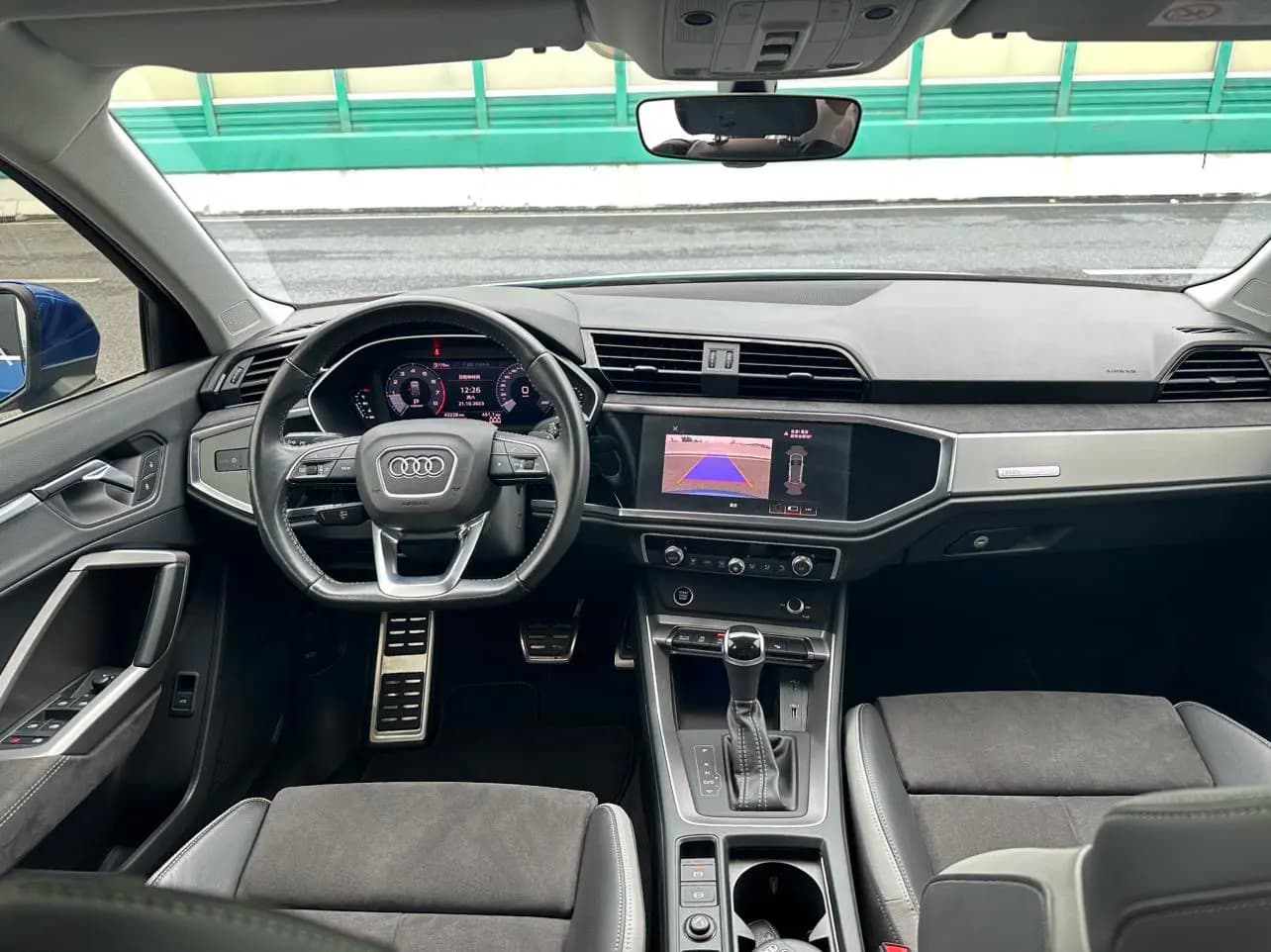Audi Q3 2021 г. 43000 км. — фото 17