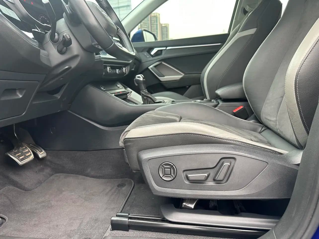 Audi Q3 2021 г. 43000 км. — фото 19