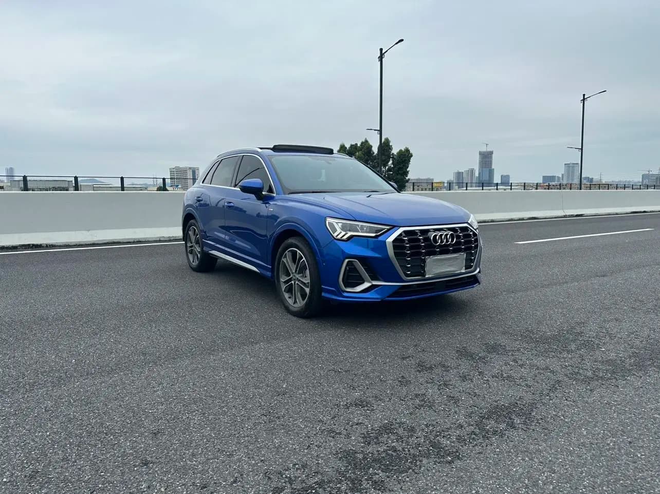 Audi Q3 2021 г. 43000 км. — фото 3
