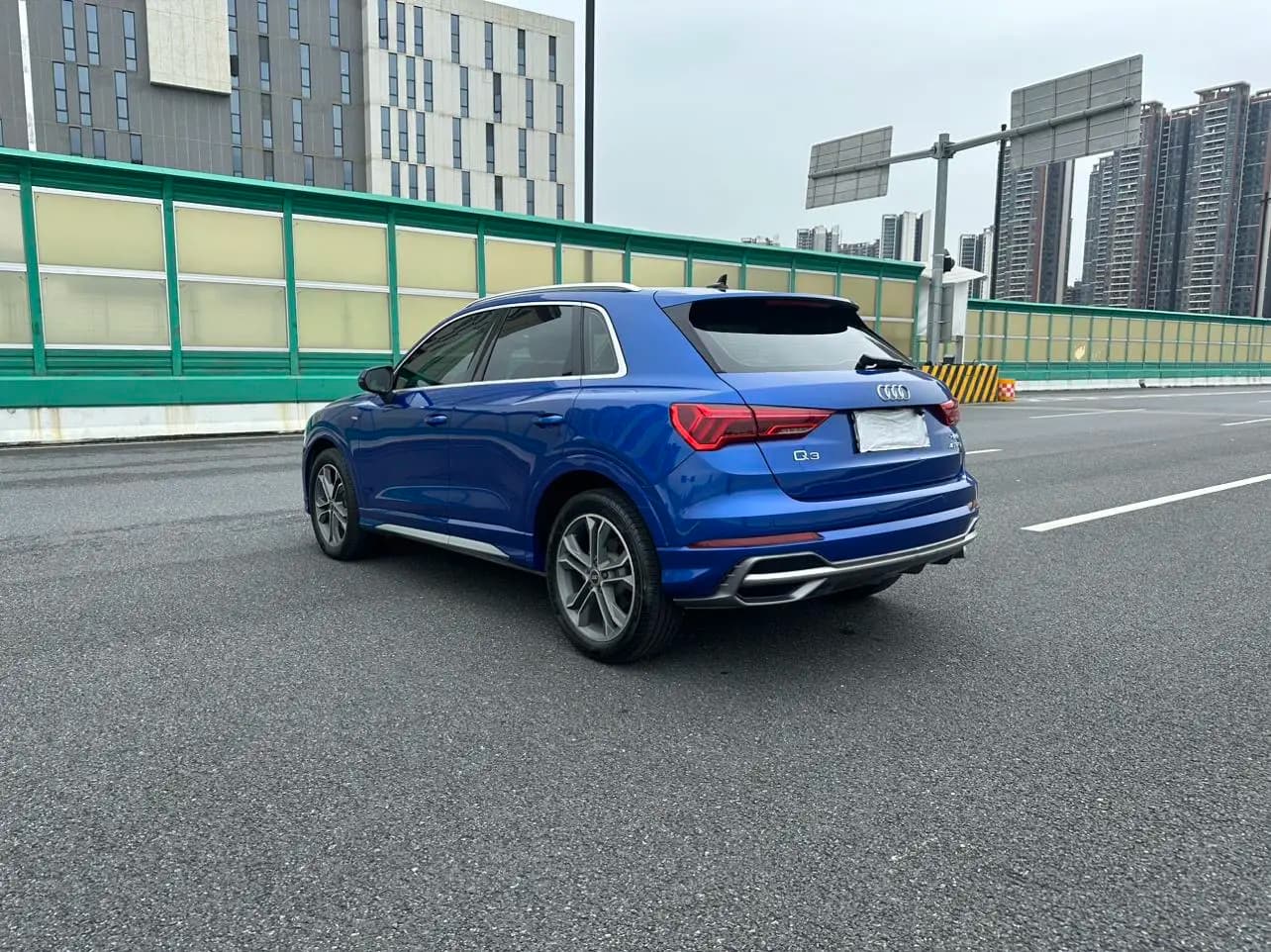 Audi Q3 2021 г. 43000 км. — фото 4