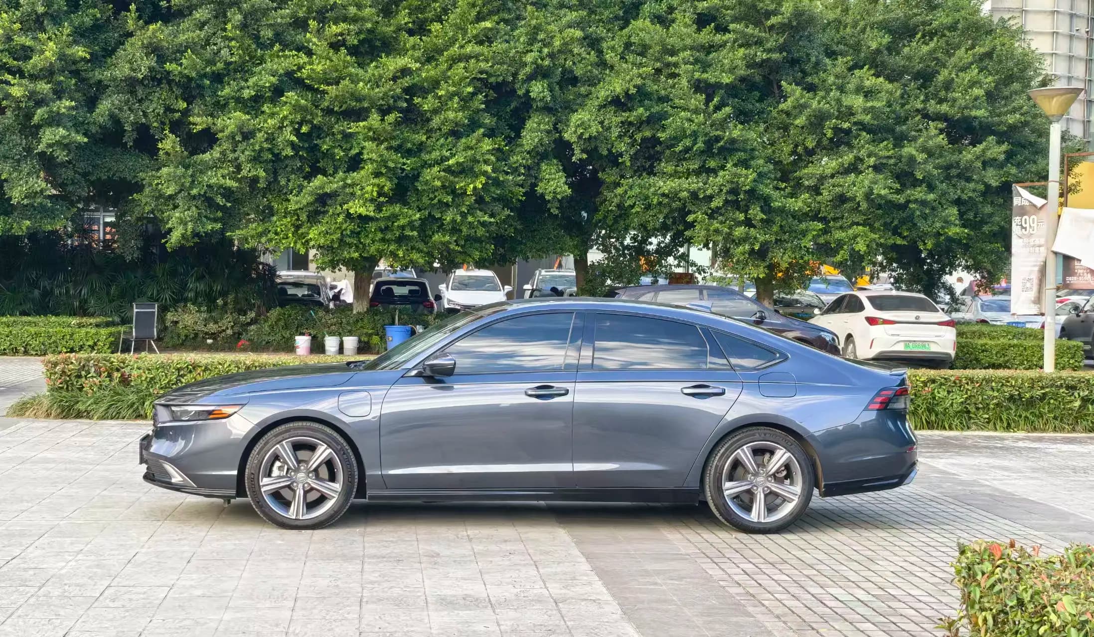 Honda Accord PHEV 2023 г. 30000 км. — фото 4
