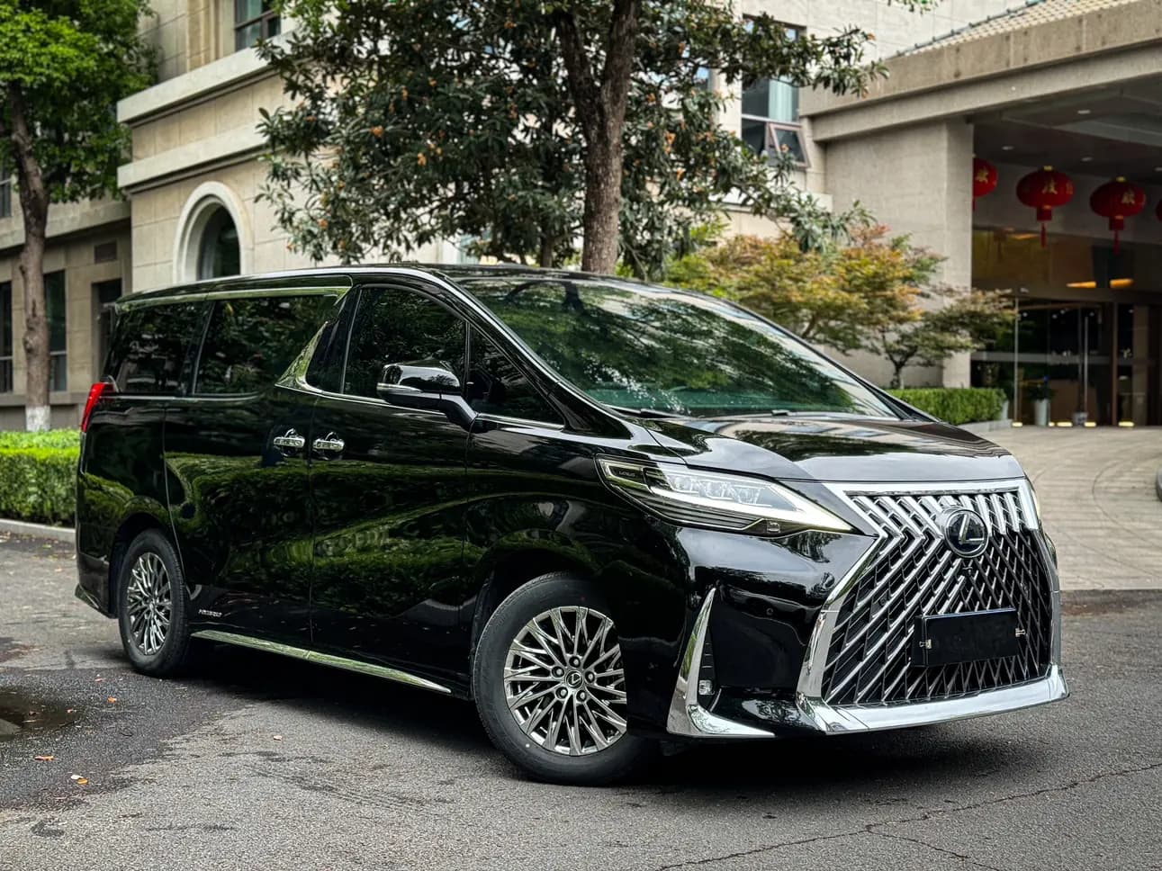 Lexus LM 2021 г. 26070 км. — фото 3
