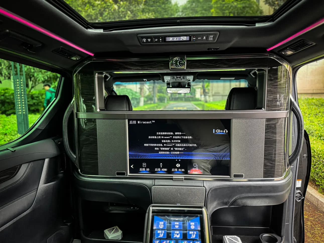 Lexus LM 2021 г. 26070 км. — фото 8