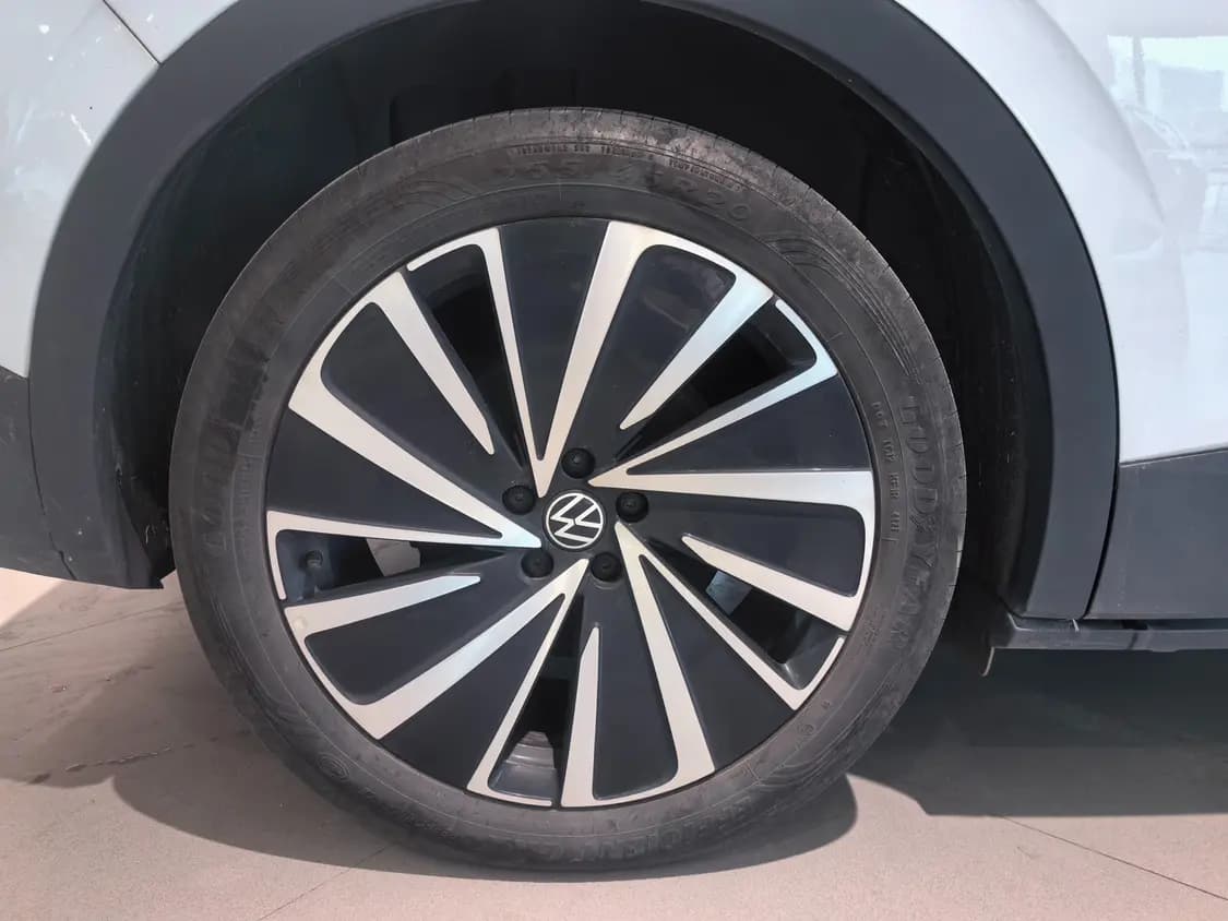 Volkswagen ID.4X 2021 г. 130087 км. — фото 3