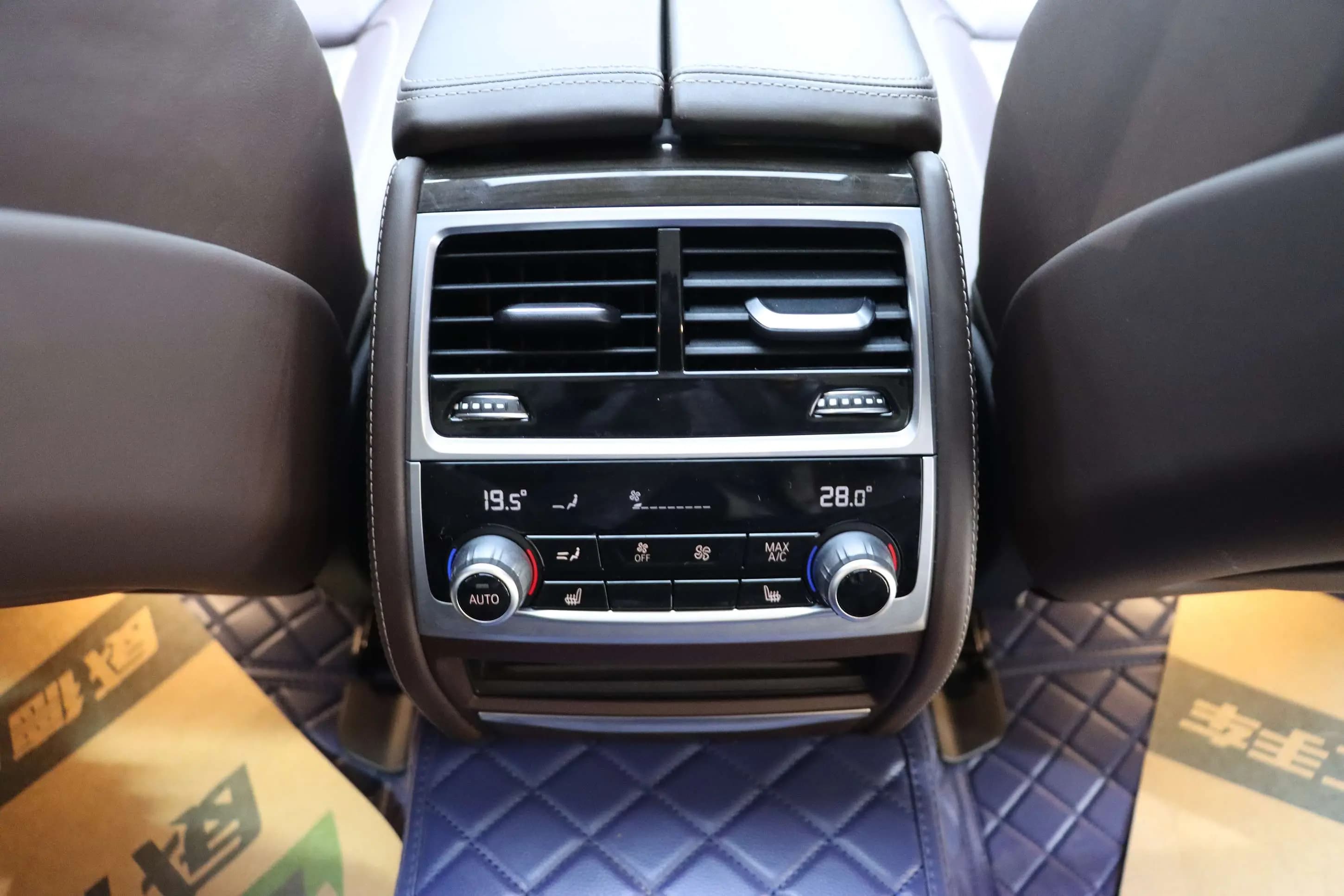 BMW 7 Series 2021 г. 61010 км. — фото 15