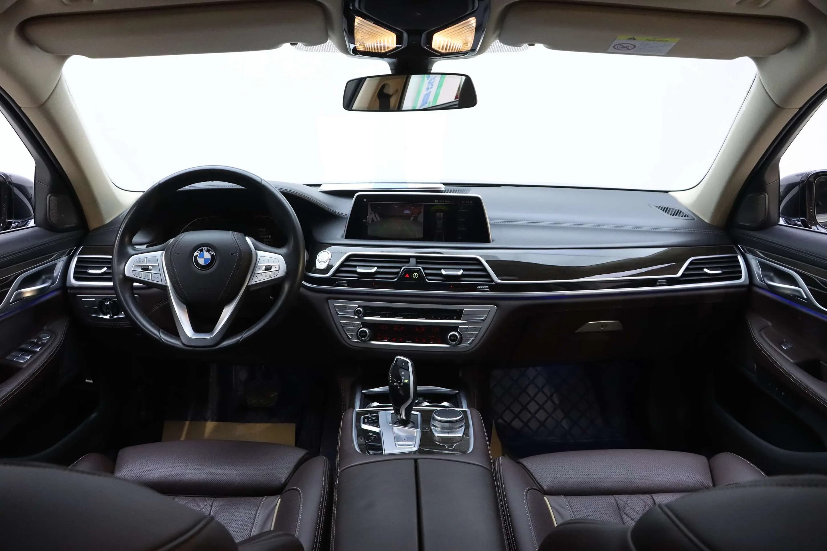 BMW 7 Series 2021 г. 61010 км. — фото 18