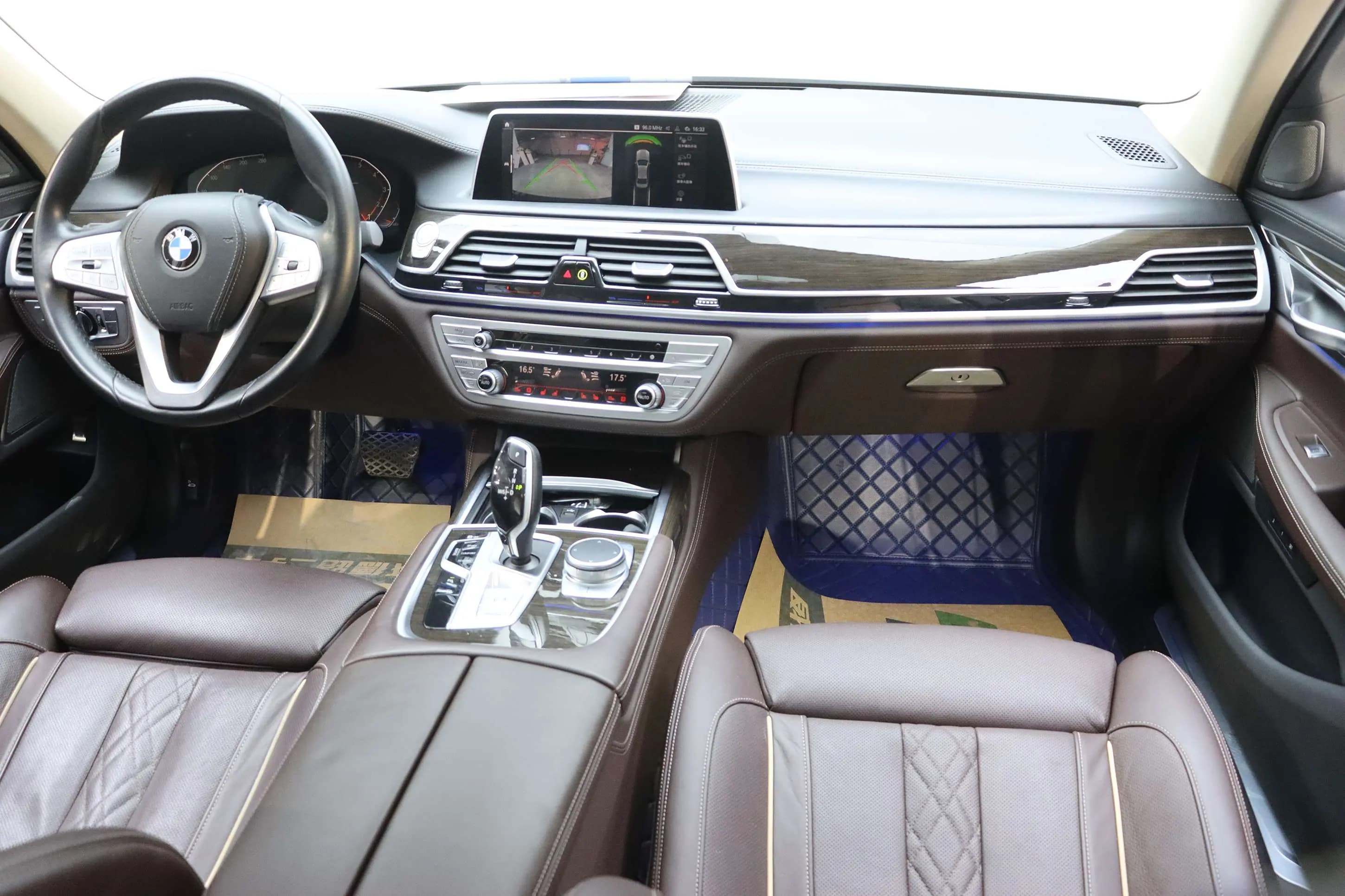 BMW 7 Series 2021 г. 61010 км. — фото 25