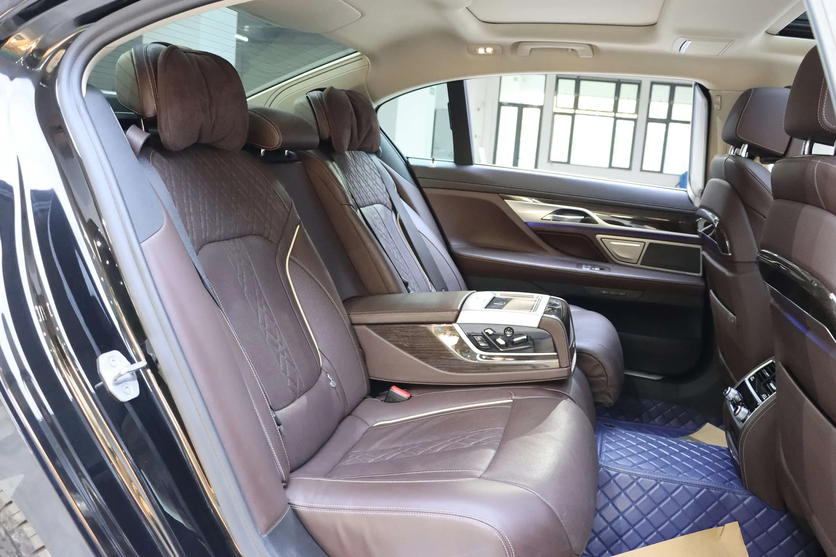 BMW 7 Series 2021 г. 61010 км. — фото 29