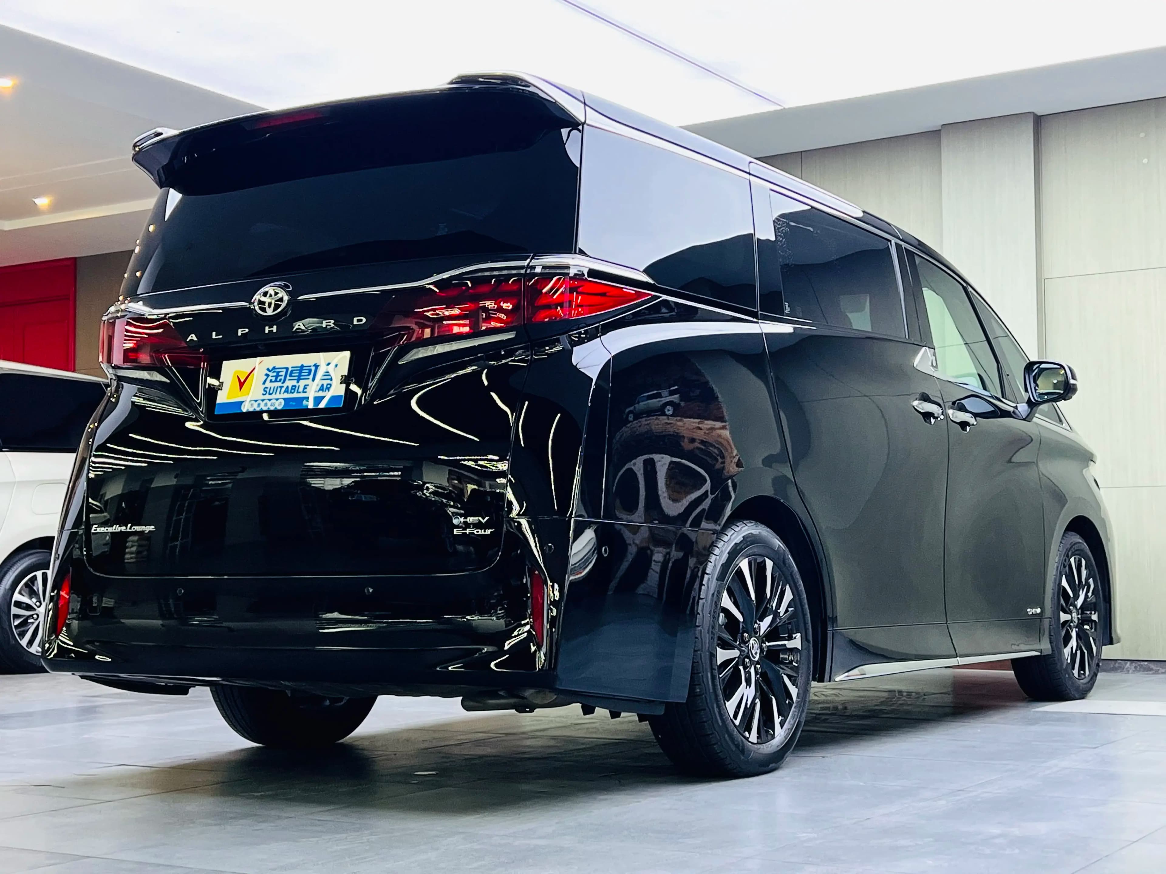 Toyota Alphard 2023 г. 19147 км. — фото 6