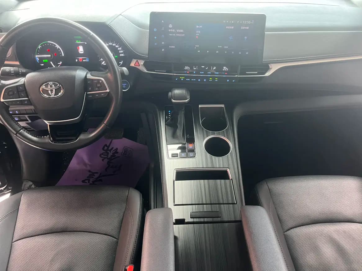 Toyota Sienna 2022 г. 49045 км. — фото 11