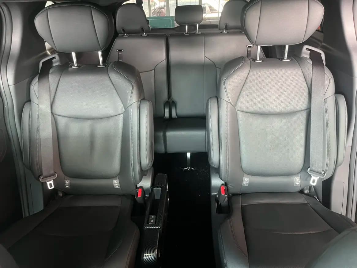 Toyota Sienna 2022 г. 49045 км. — фото 22