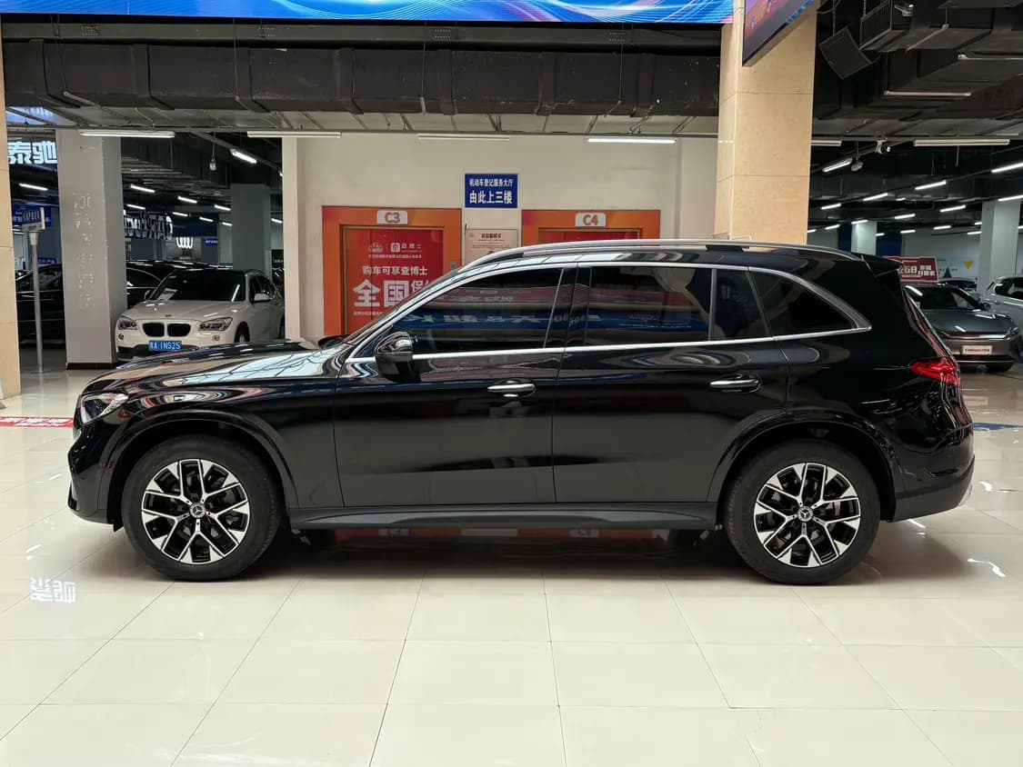 Mercedes-Benz GLC 2024 г. 4356 км. — фото 3