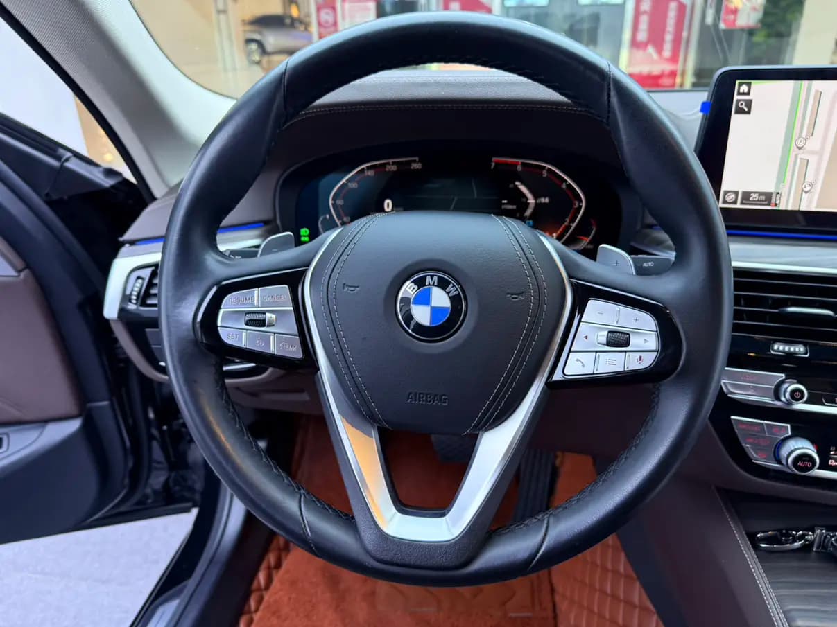 BMW 5 Series 2021 г. 38042 км. — фото 12