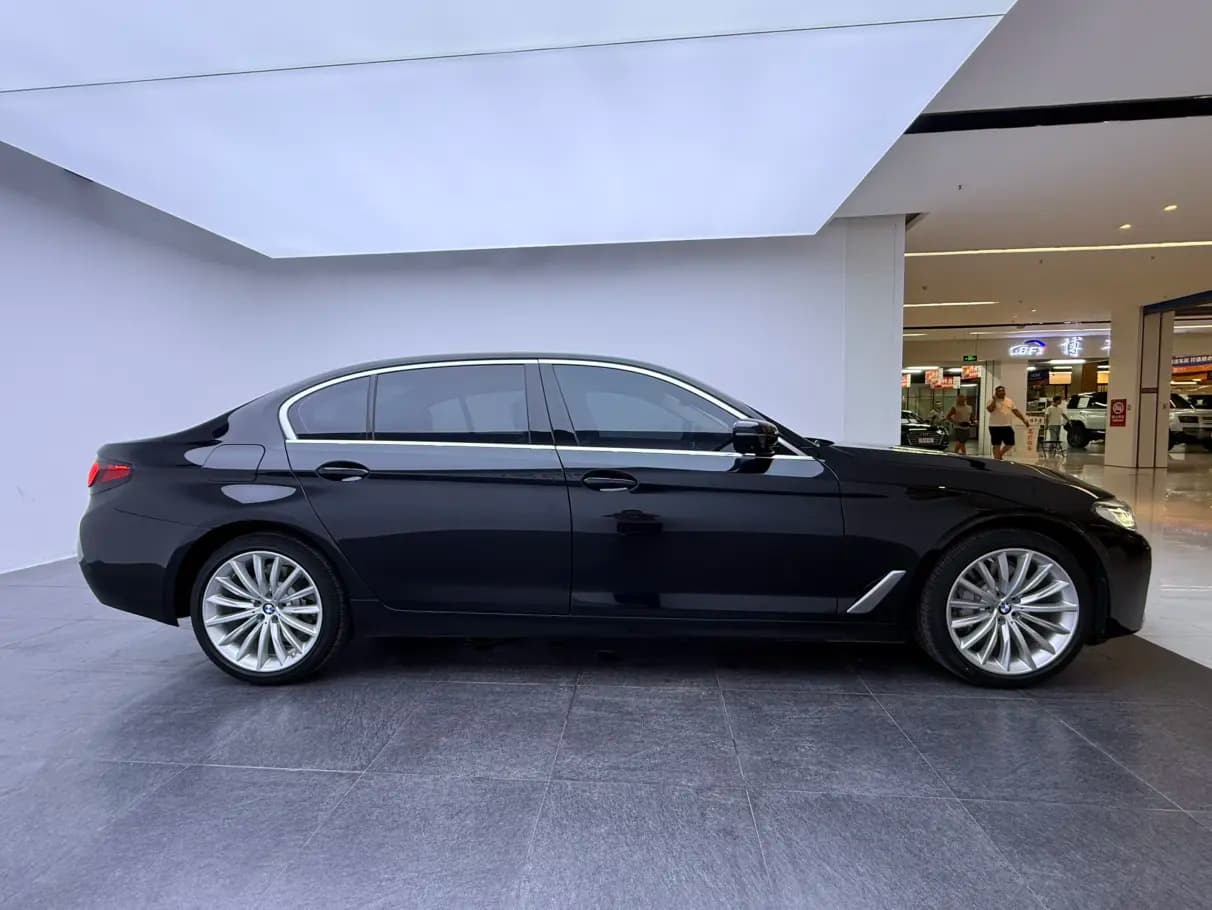 BMW 5 Series 2021 г. 38042 км. — фото 7