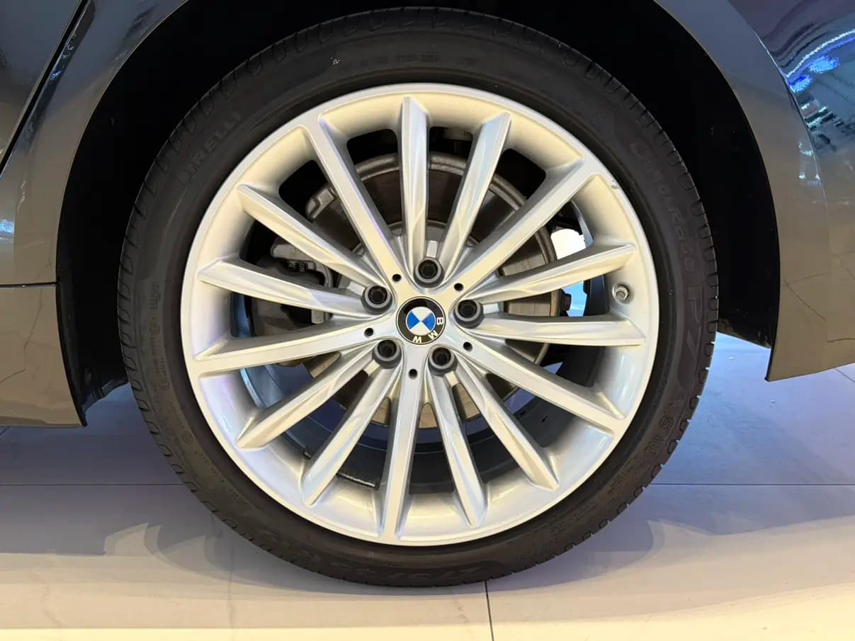 BMW 5 Series 2021 г. 38042 км. — фото 8