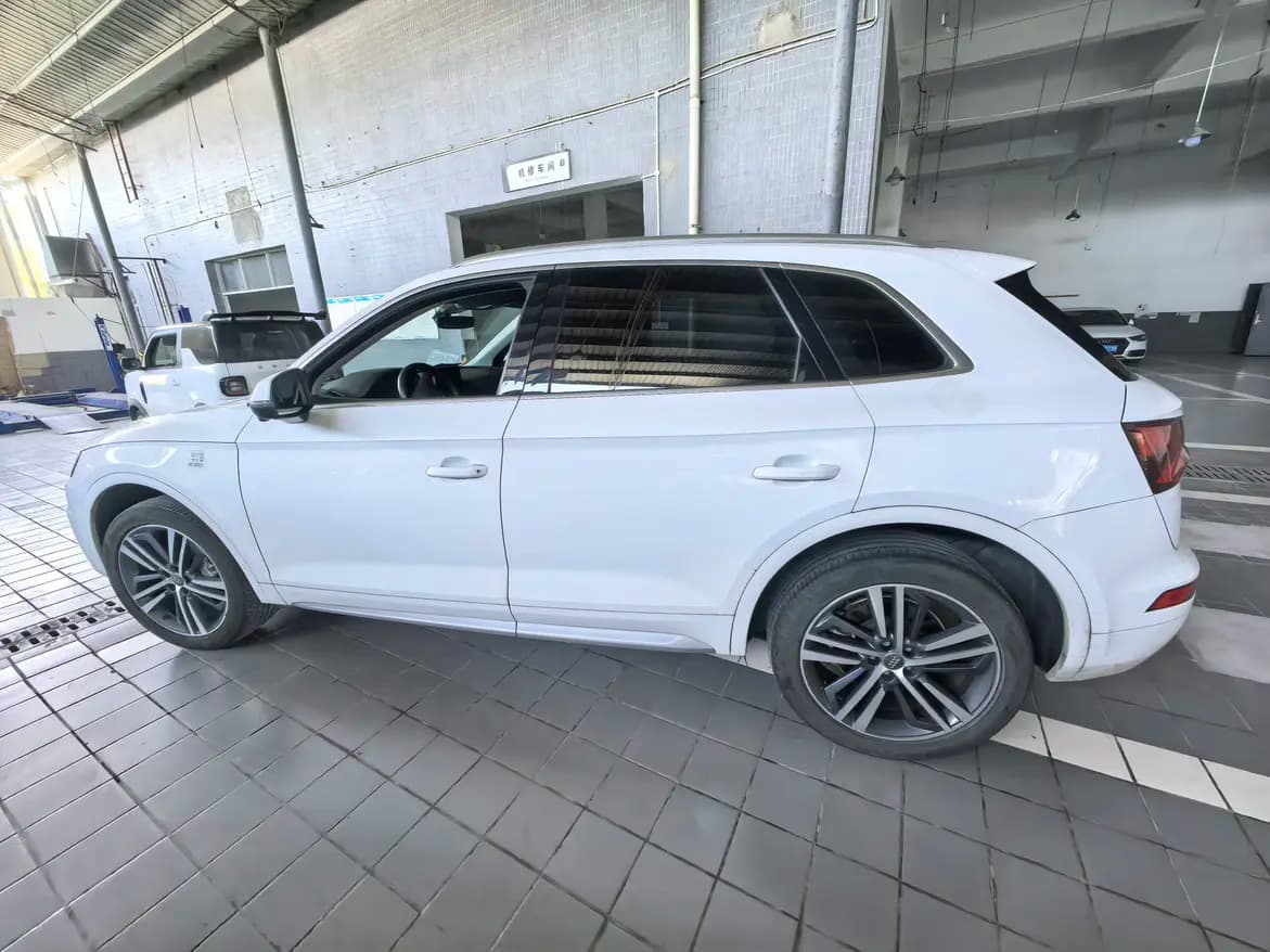 Audi Q5L 2021 г. 56442 км. — фото 4