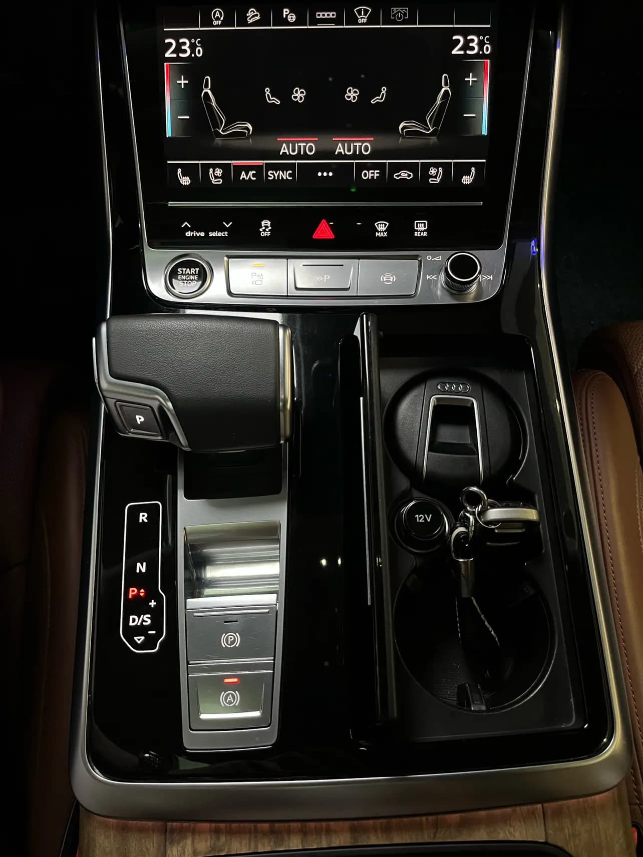 Audi Q7 2024 г. 83739 км. — фото 16