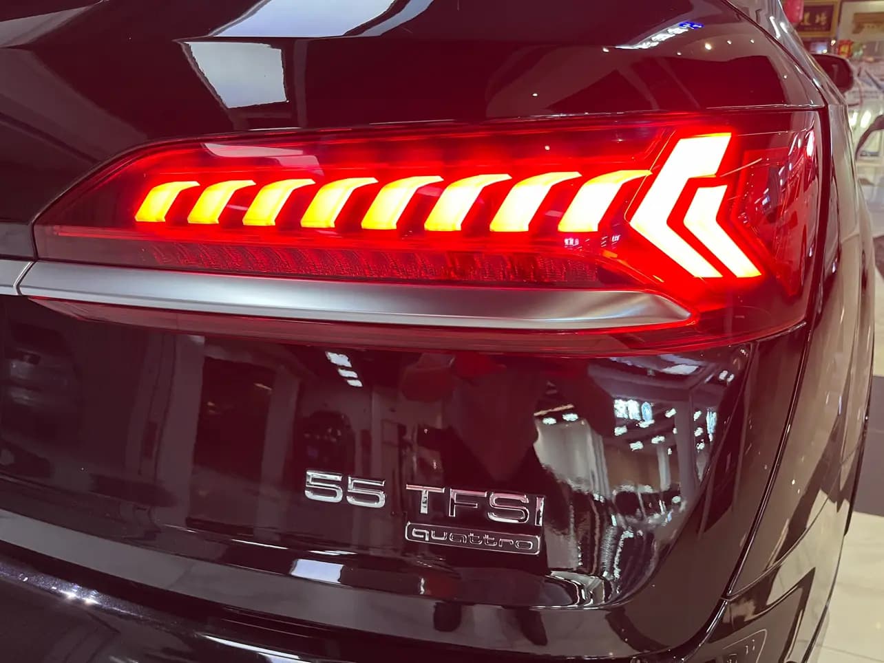 Audi Q7 2024 г. 83739 км. — фото 19