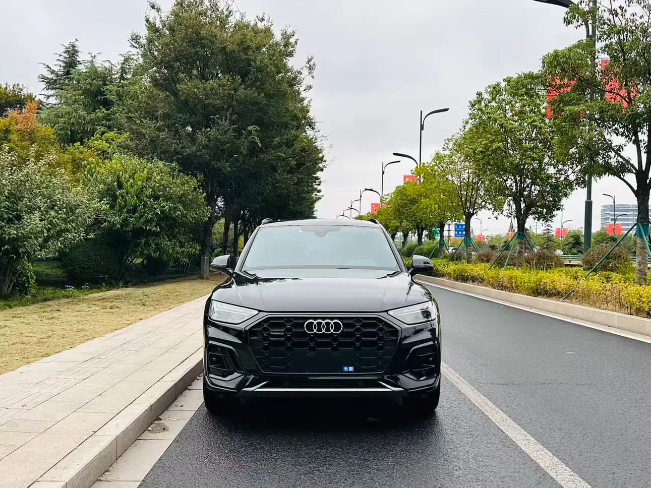 Audi Q5L 2023 г. 30069 км. — фото 2