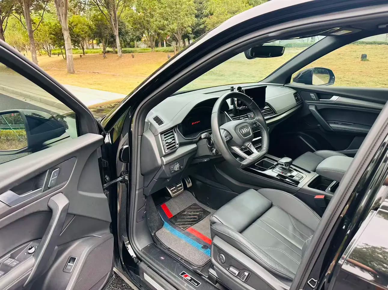 Audi Q5L 2023 г. 30069 км. — фото 8