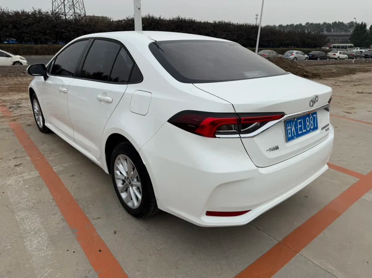 Toyota Corolla 2023 г. 44023 км. — фото 4