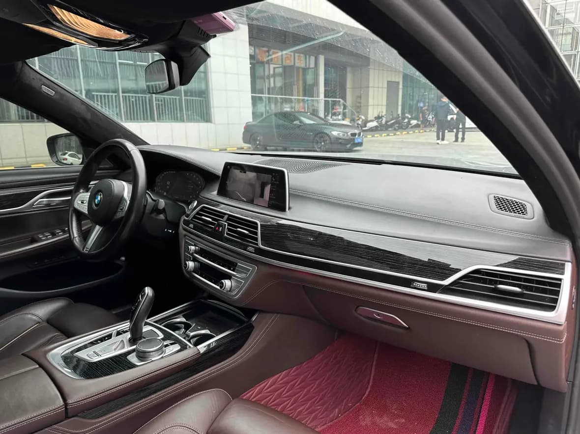 BMW 7 Series 2021 г. 78012 км. — фото 16