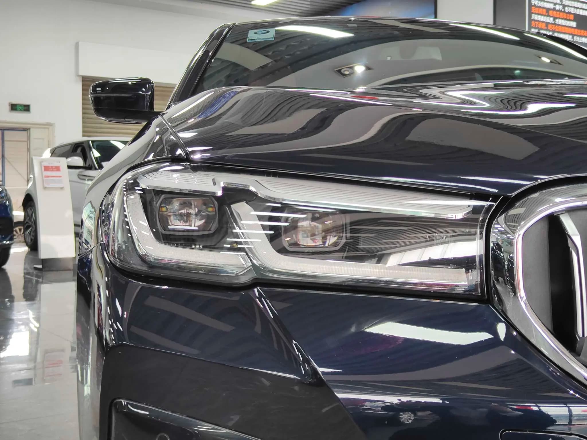 BMW 5 Series PHEV 2023 г. 37073 км. — фото 5