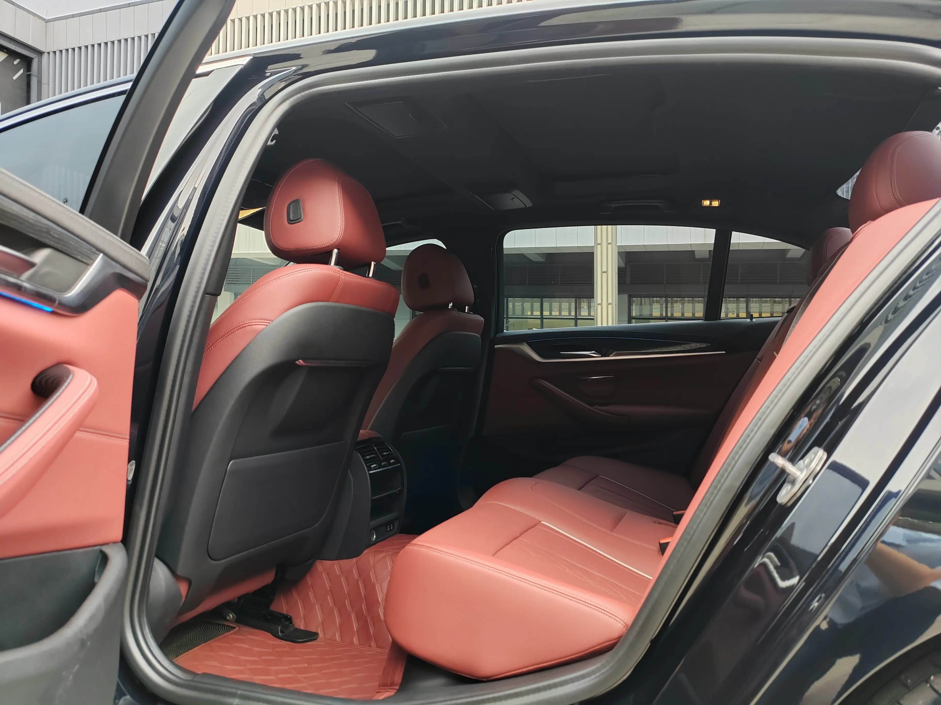 BMW 5 Series PHEV 2022 г. 63114 км. — фото 15