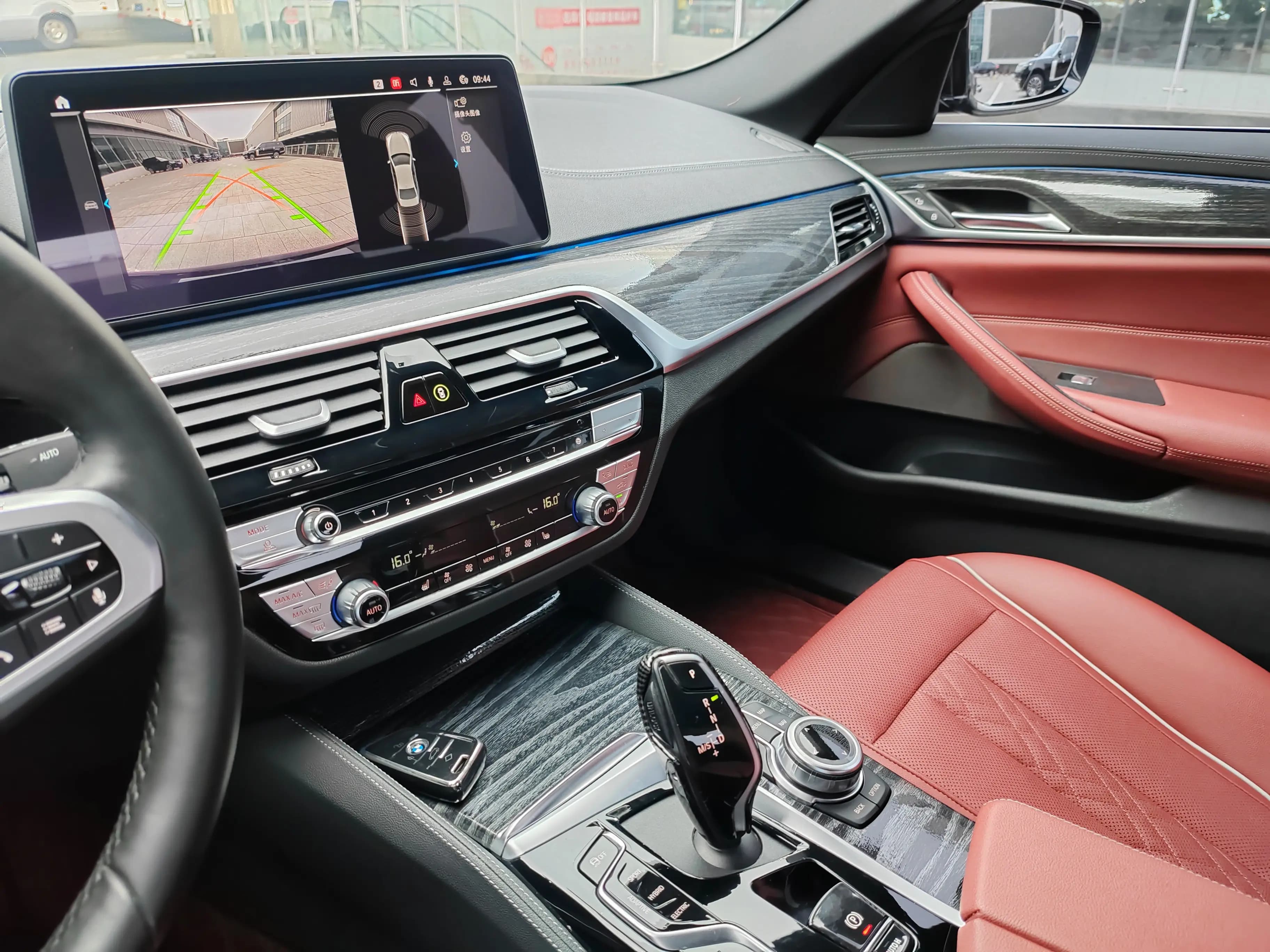BMW 5 Series PHEV 2022 г. 63114 км. — фото 10