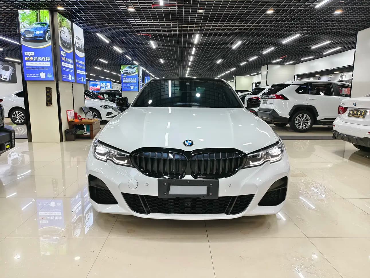 BMW 3 Series 2022 г. 44075 км. — фото 2