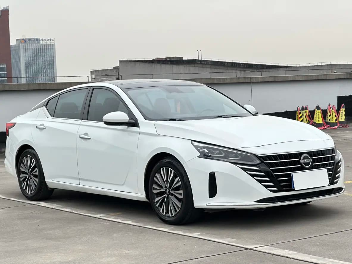 Nissan Altima 2023 г. 51053 км. — фото 3