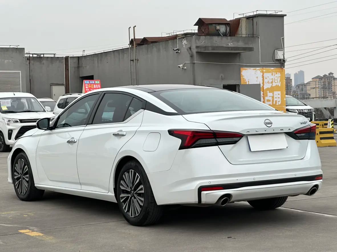 Nissan Altima 2023 г. 51053 км. — фото 4