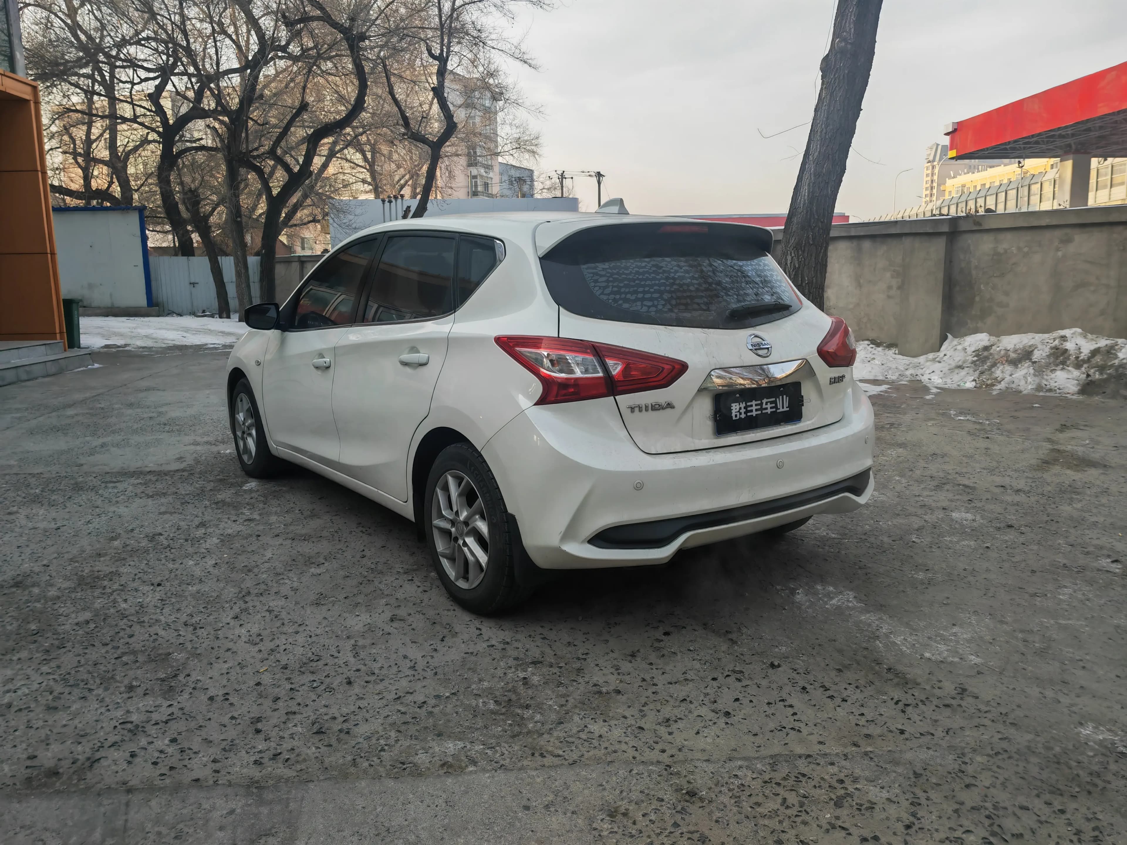 Nissan Tiida 2021 г. 107041 км. — фото 4