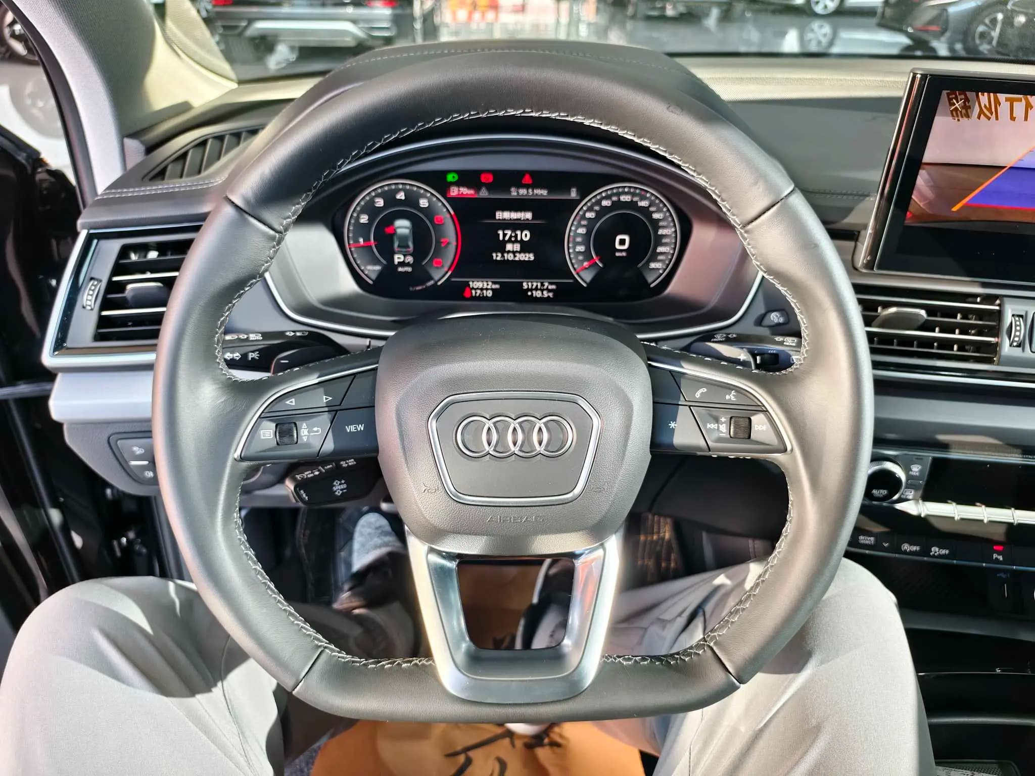 Audi Q5L 2025 г. 10932 км. — фото 16