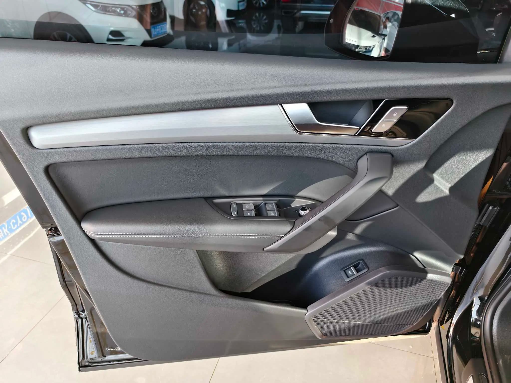 Audi Q5L 2025 г. 10932 км. — фото 9