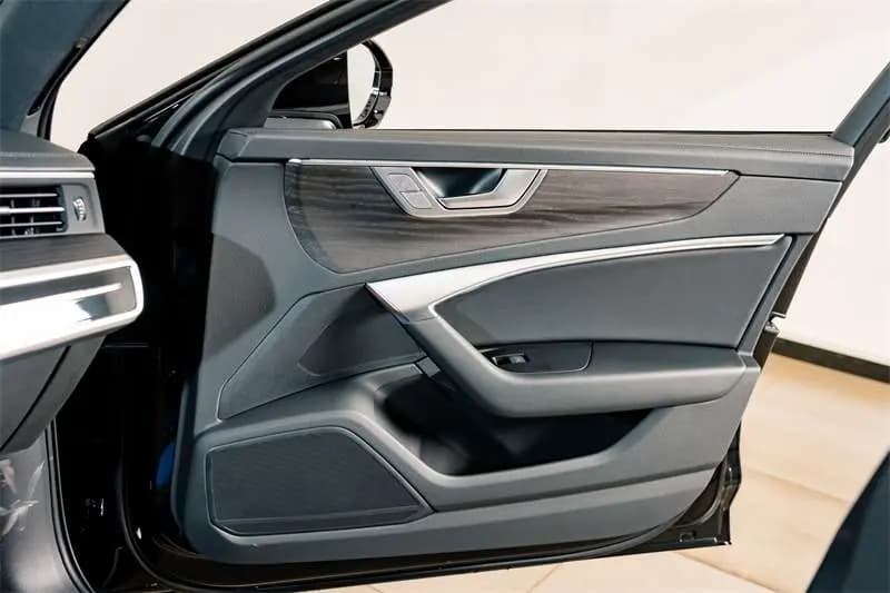 Audi A6L 2024 г. 13400 км. — фото 9