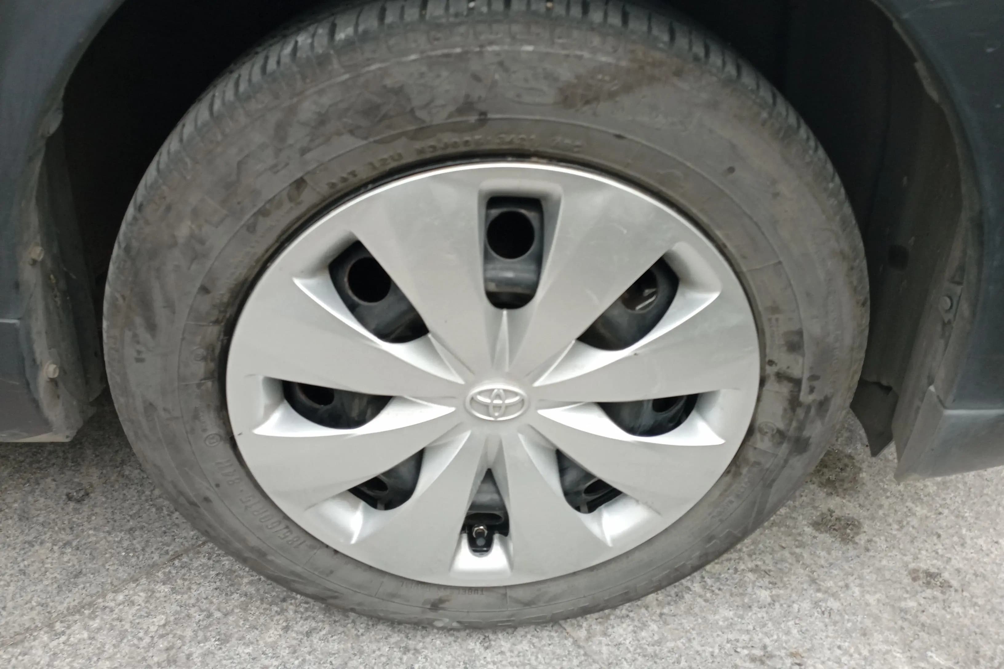 Toyota Yaris L 2021 г. 53037 км. — фото 8