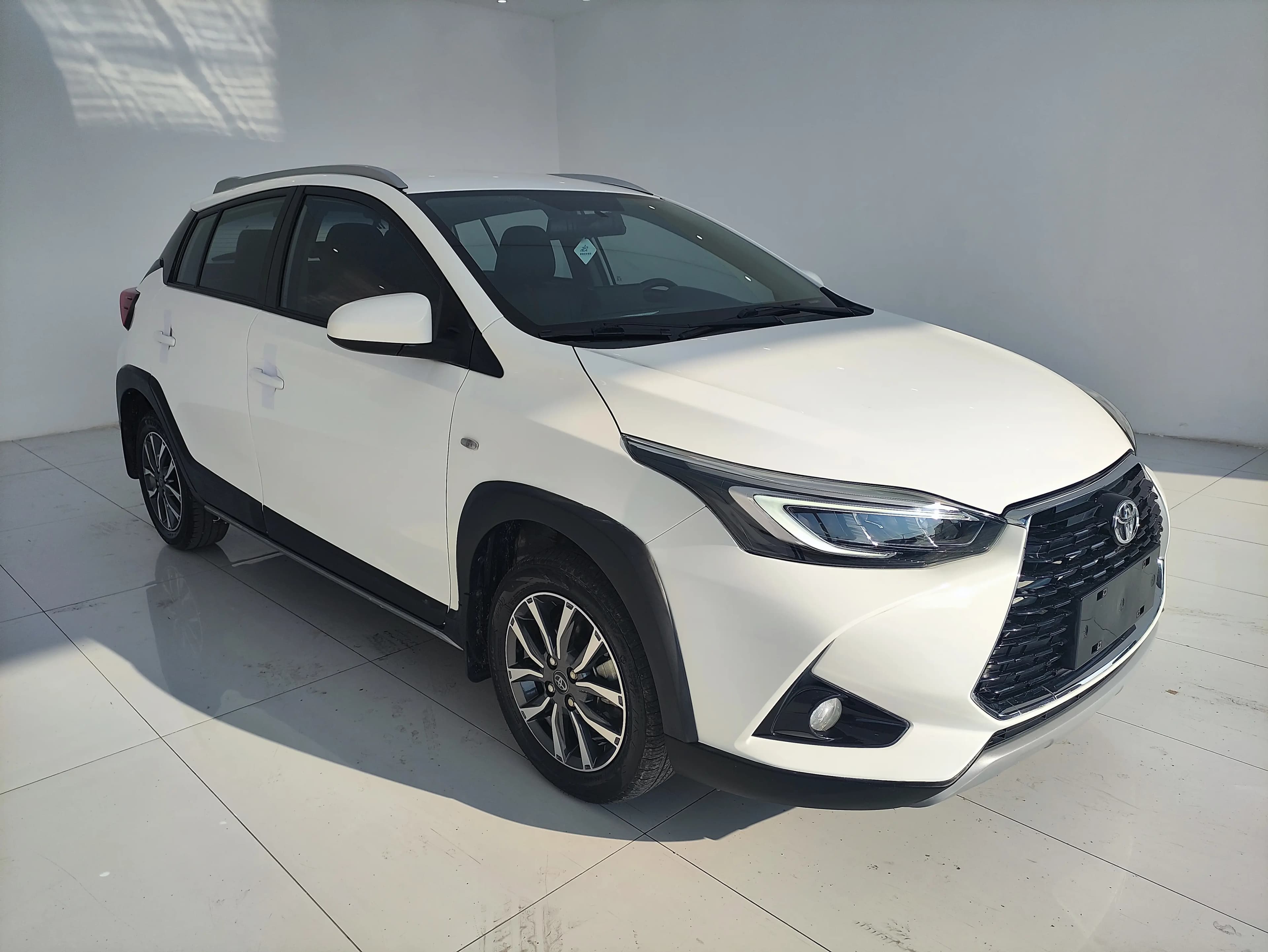 Toyota Yaris L 2022 г. 49038 км. — фото 3