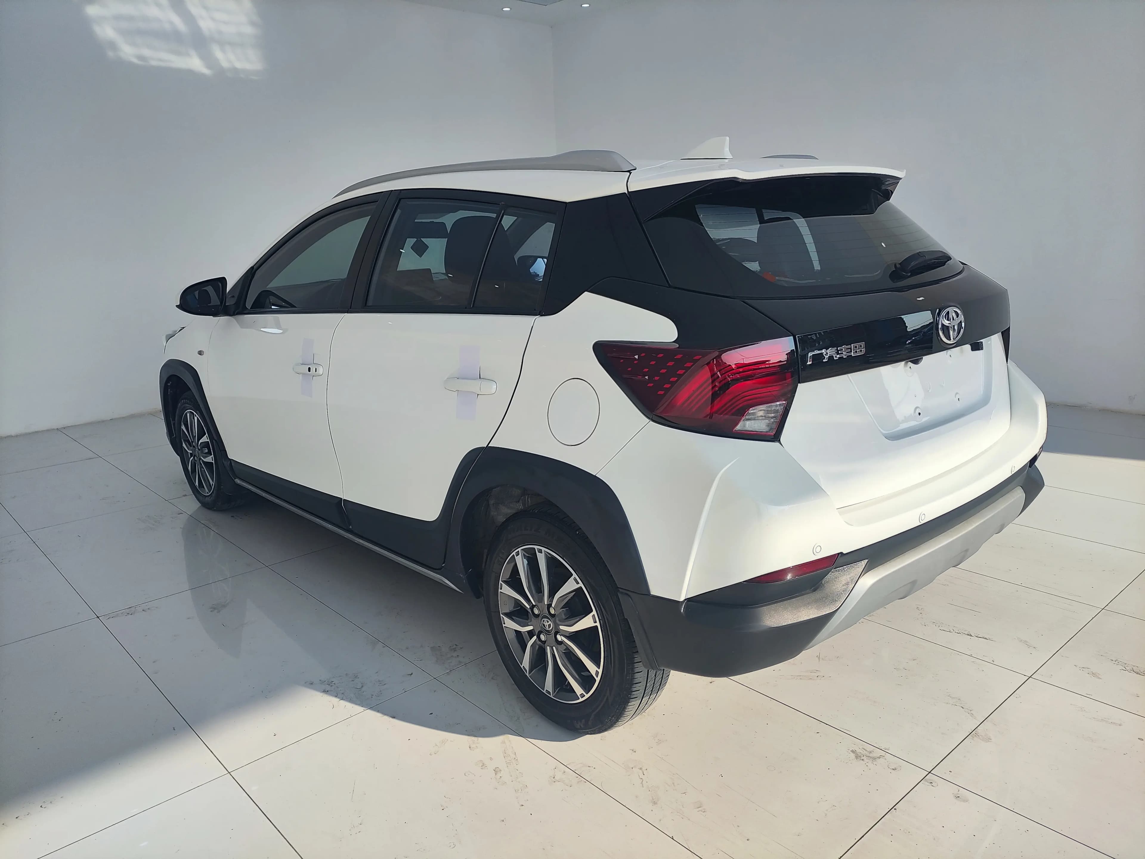 Toyota Yaris L 2022 г. 49038 км. — фото 4