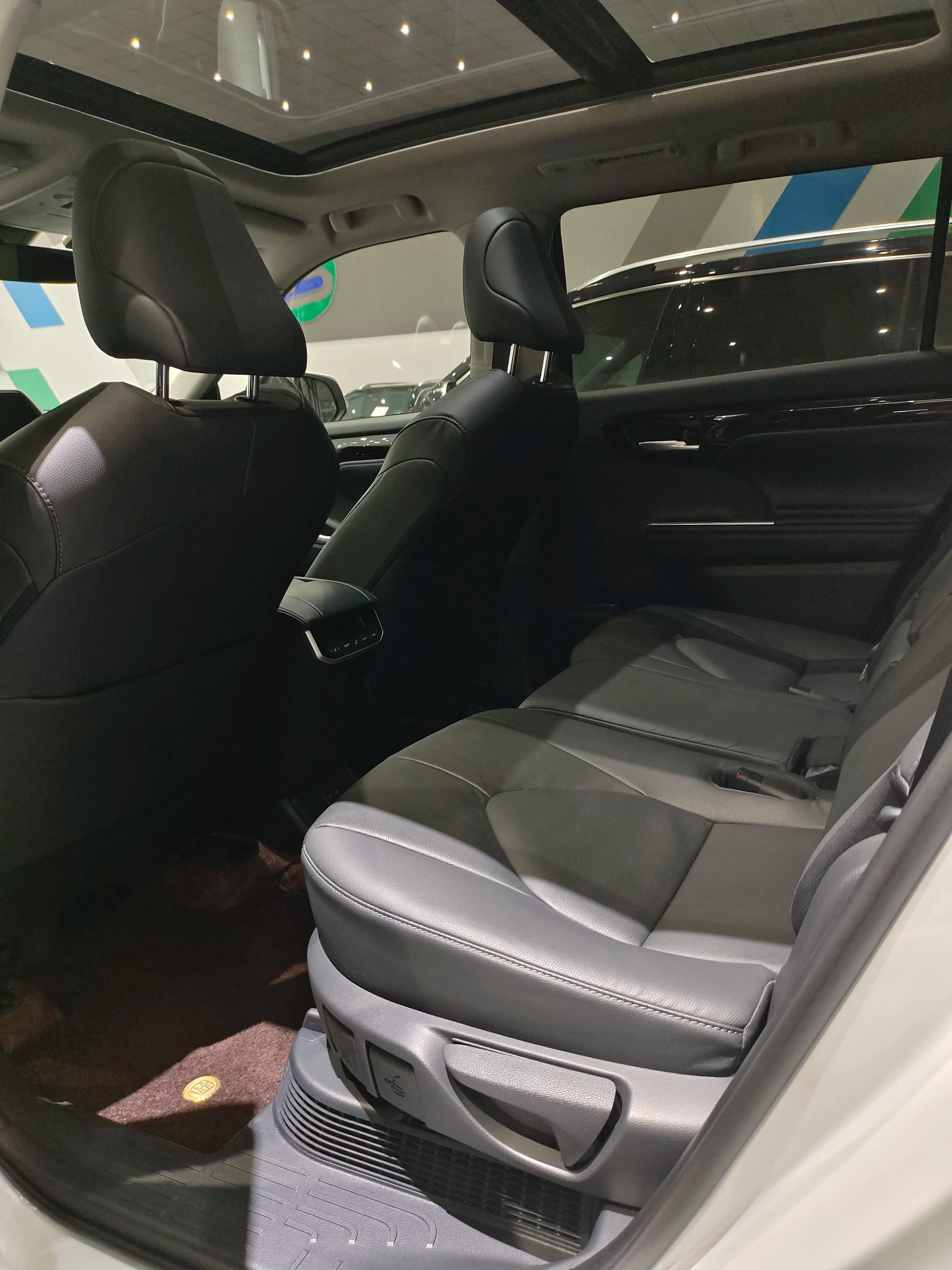 Toyota Highlander 2024 г. 23005 км. — фото 11
