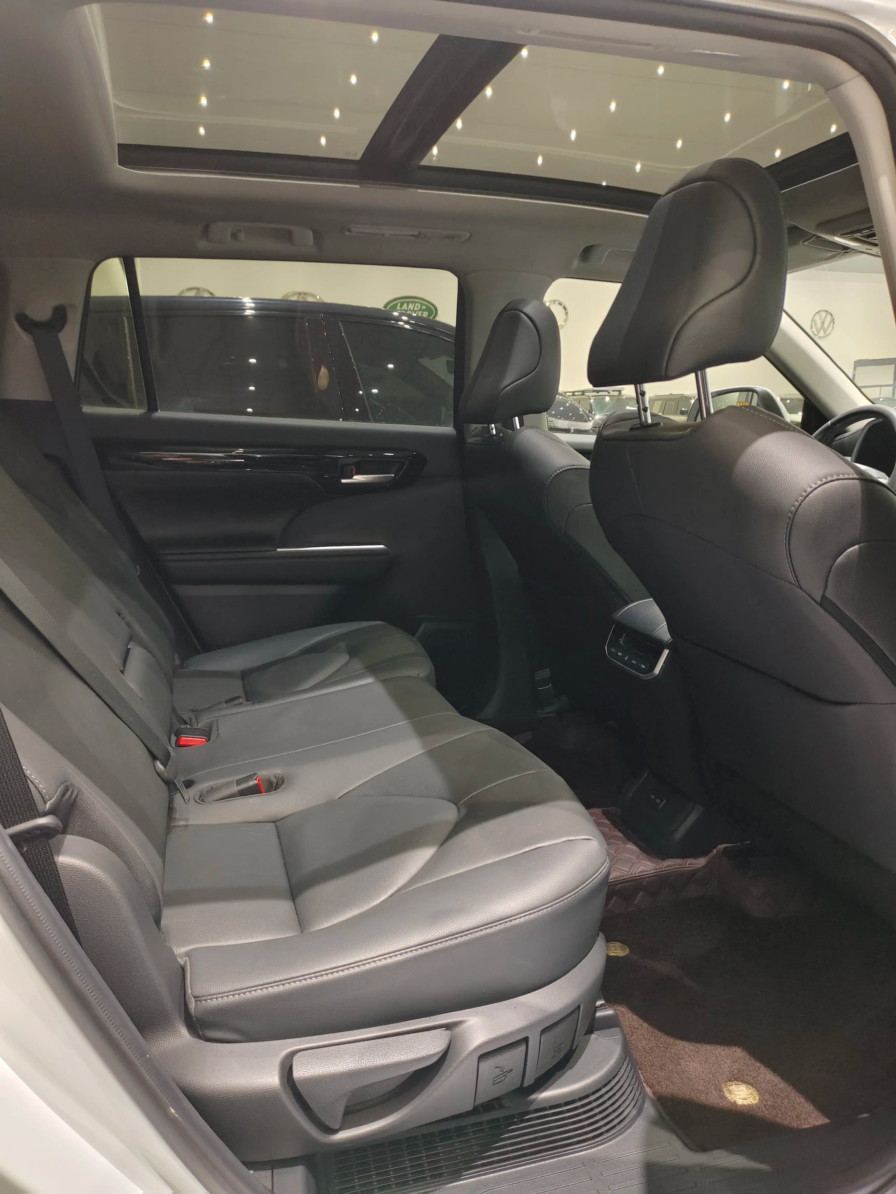 Toyota Highlander 2024 г. 23005 км. — фото 12