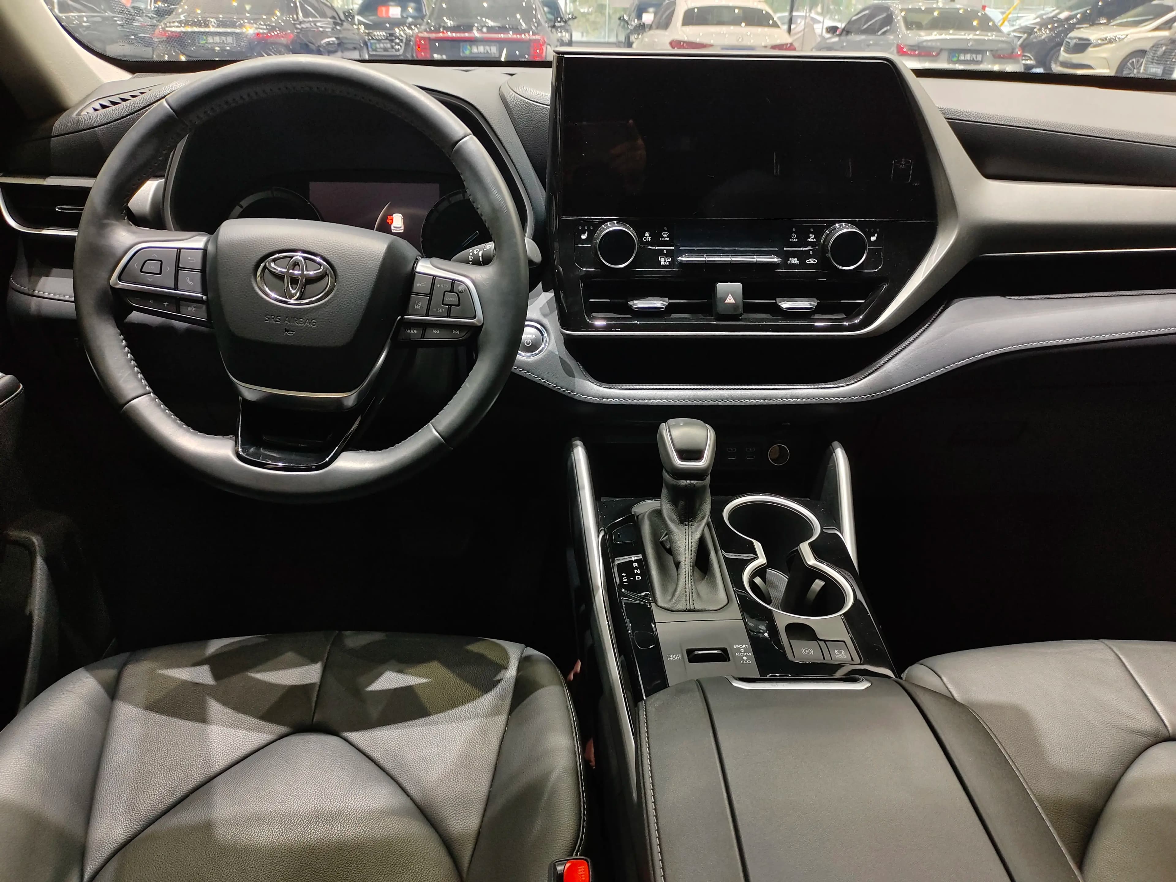 Toyota Highlander 2024 г. 23005 км. — фото 13