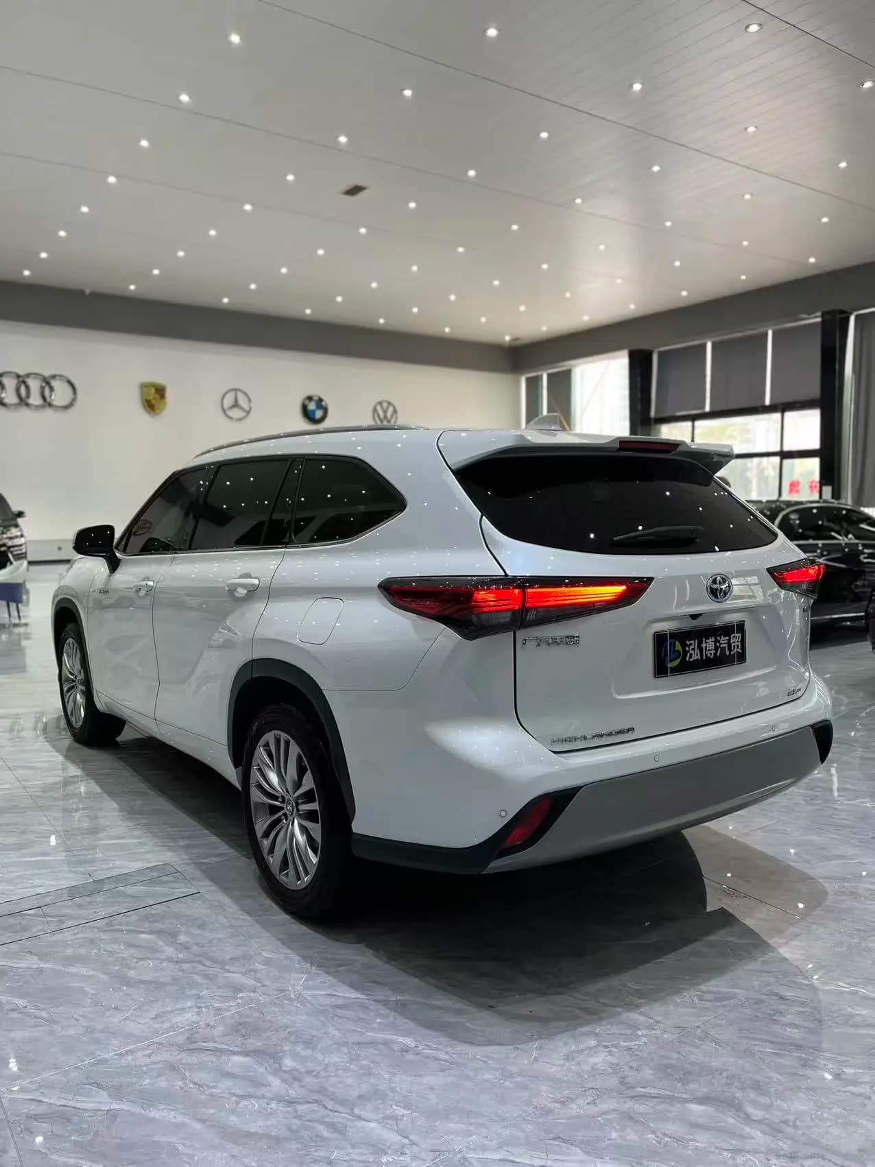 Toyota Highlander 2024 г. 23005 км. — фото 4