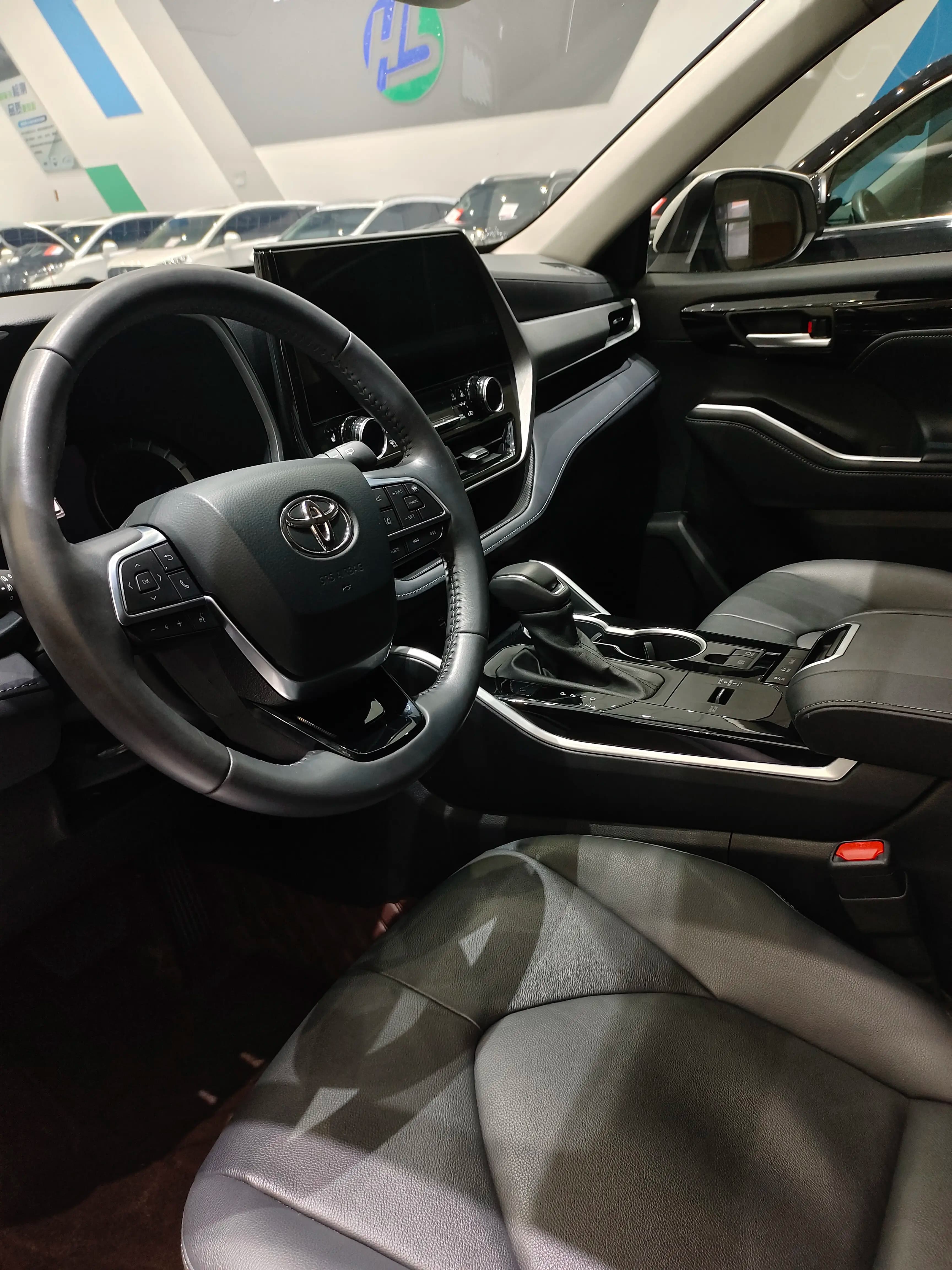 Toyota Highlander 2024 г. 23005 км. — фото 7