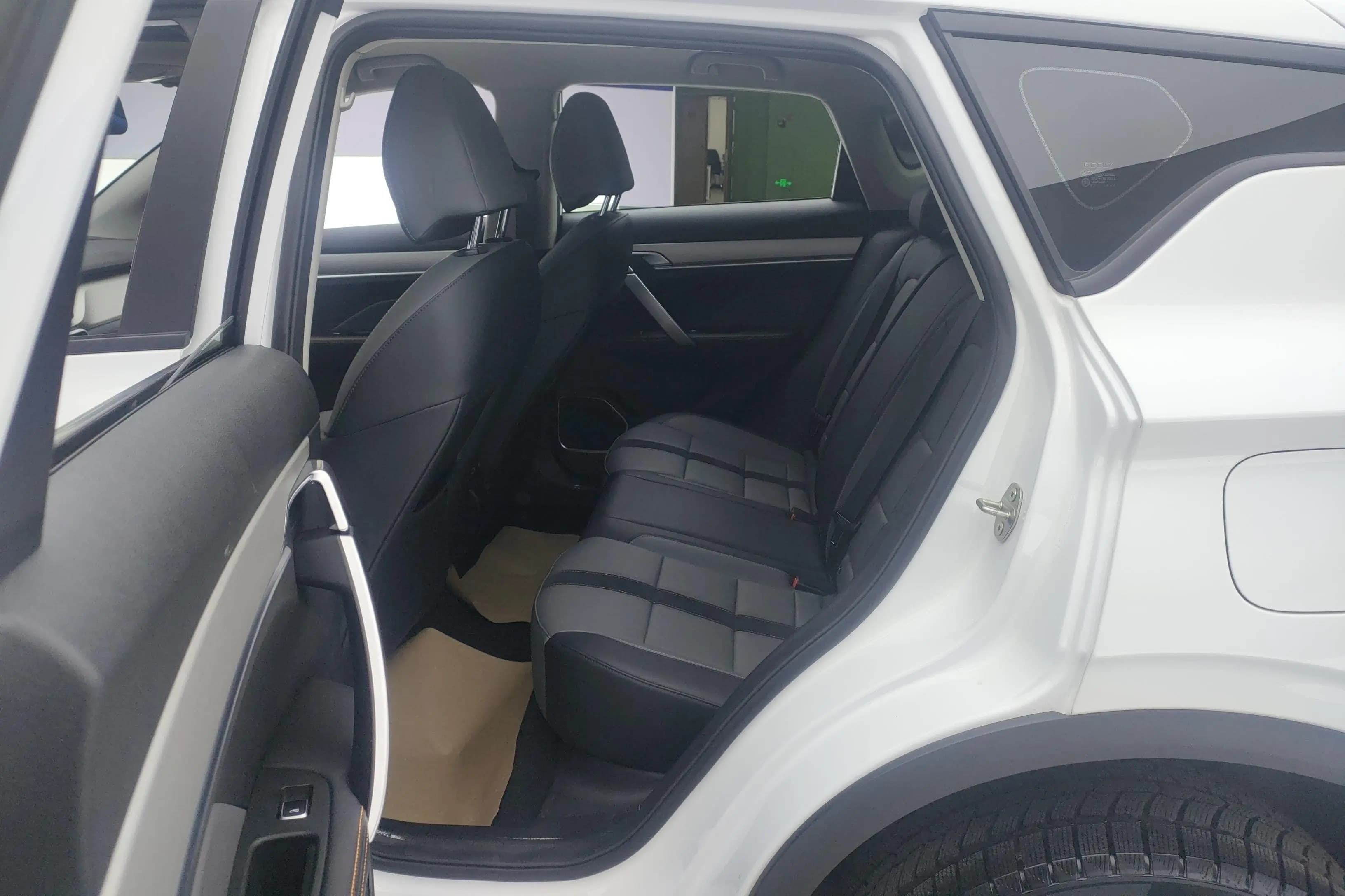 Geely Coolray SX11 2025 г. 4500 км. — фото 12