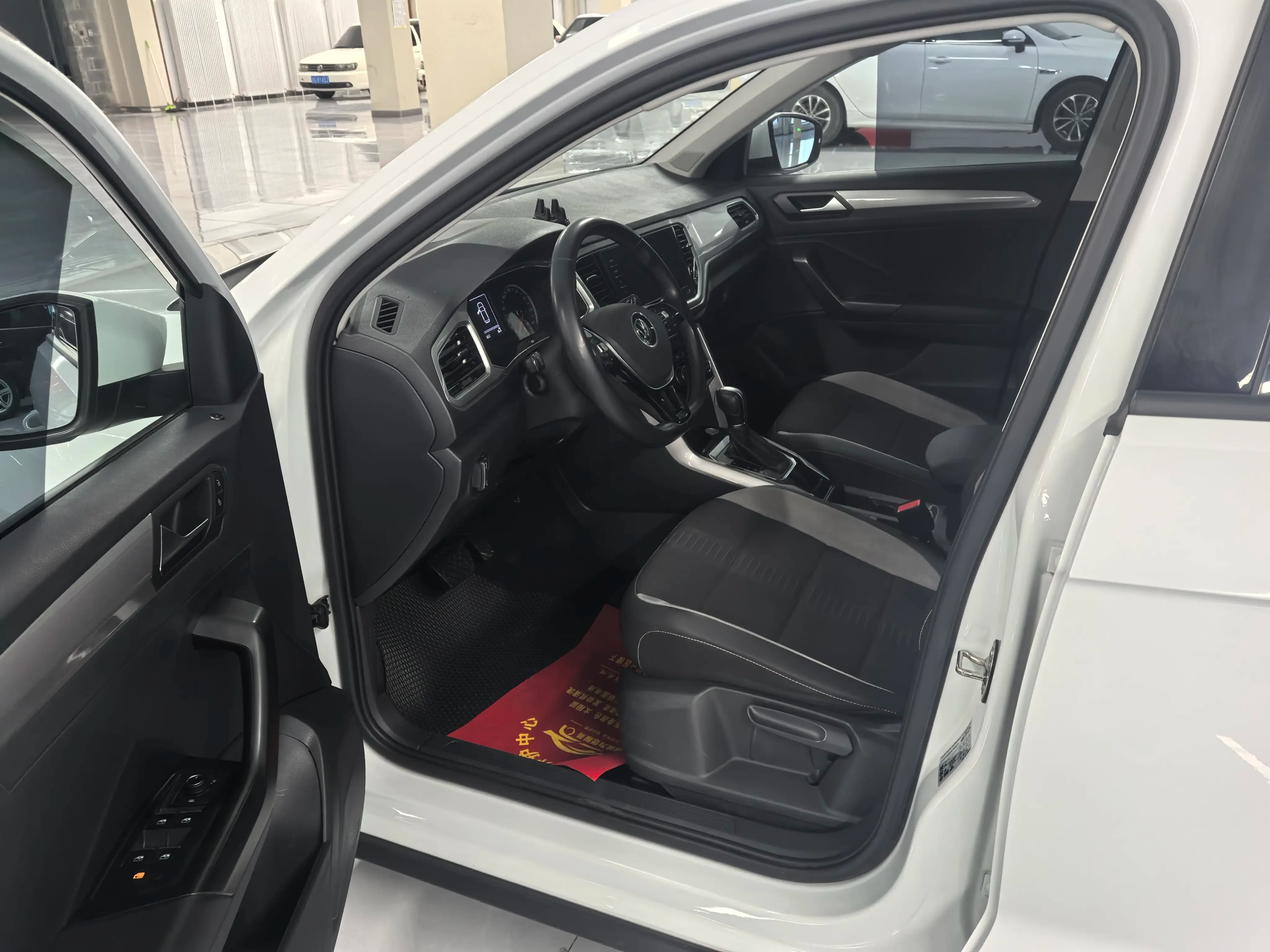 Volkswagen T-Roc 2022 г. 46028 км. — фото 12
