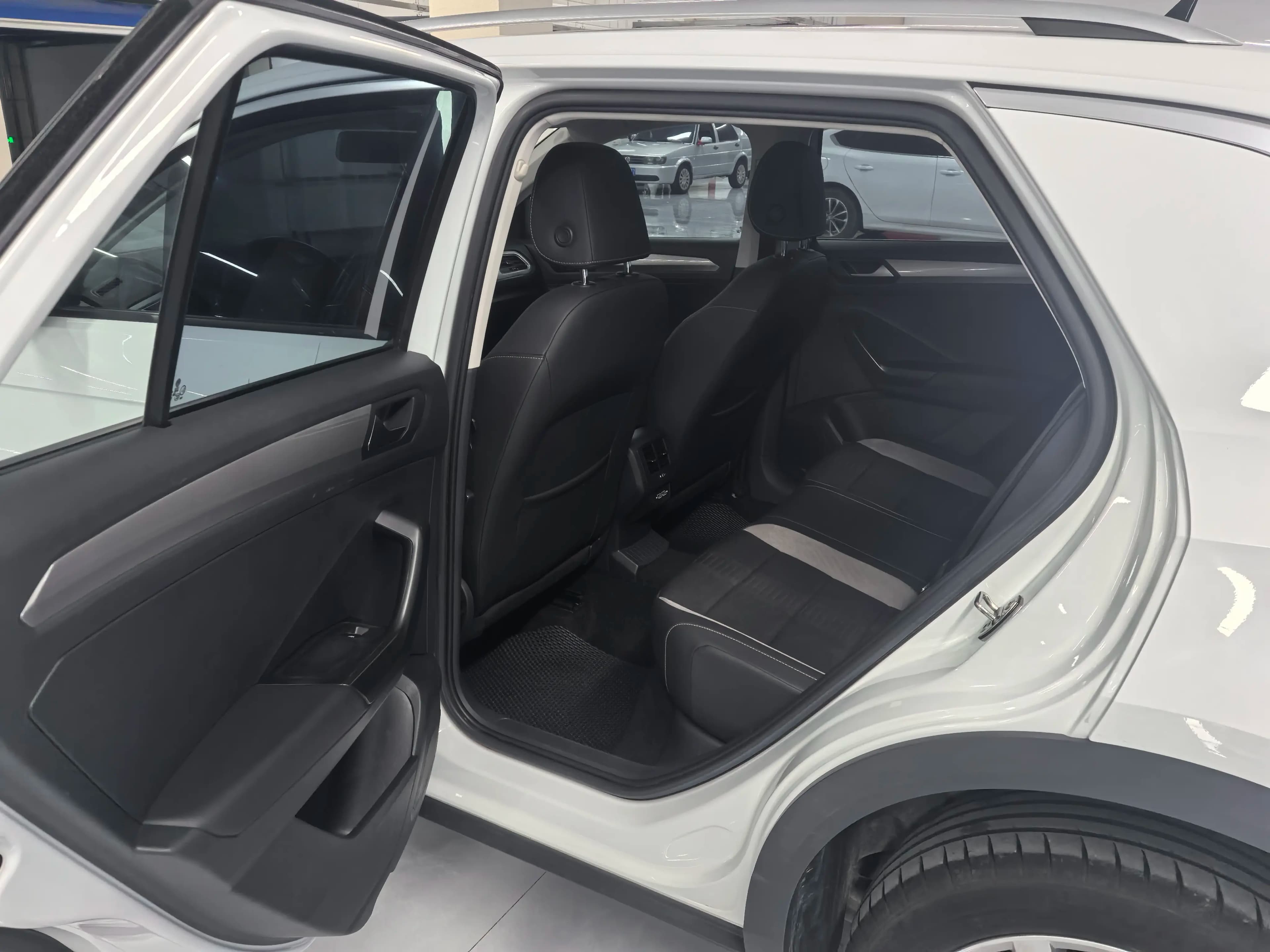 Volkswagen T-Roc 2022 г. 46028 км. — фото 13