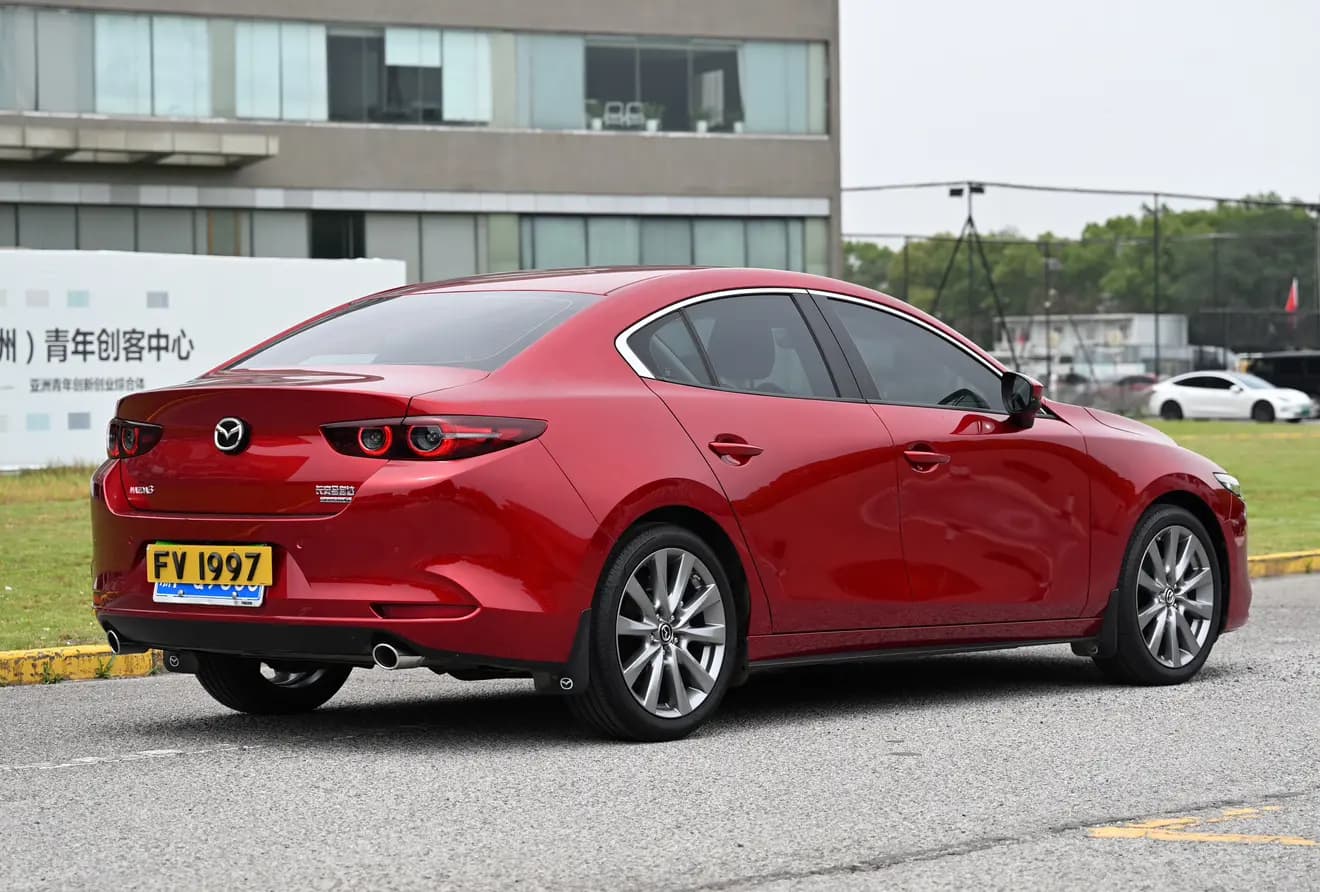 Mazda Axela 2024 г. 17126 км. — фото 6