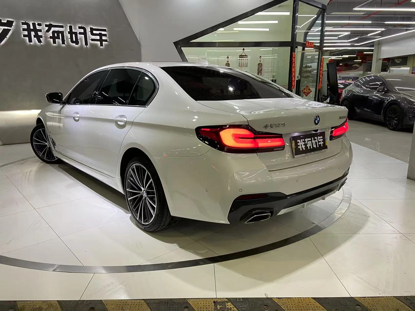 BMW 5 Series 2021 г. 61000 км. — фото 3