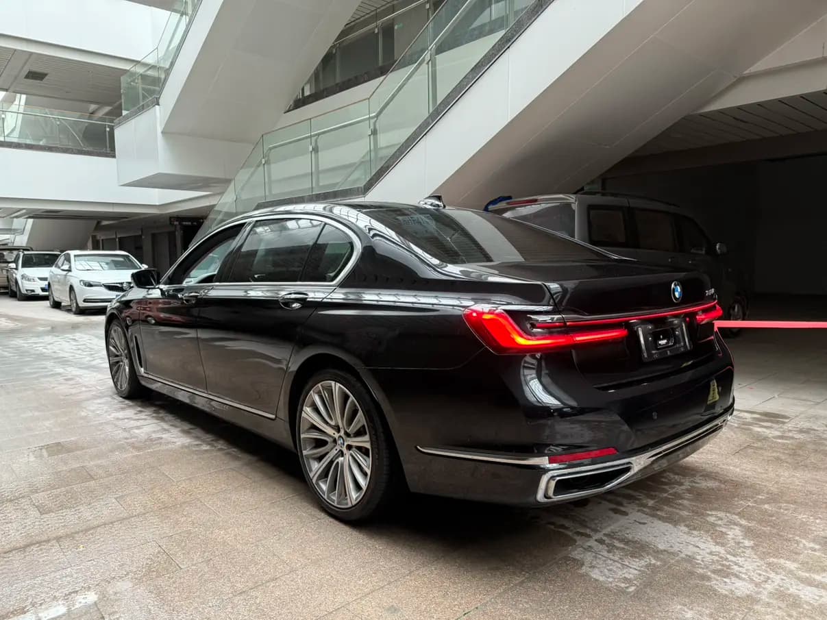 BMW 7 Series 2022 г. 63070 км. — фото 5